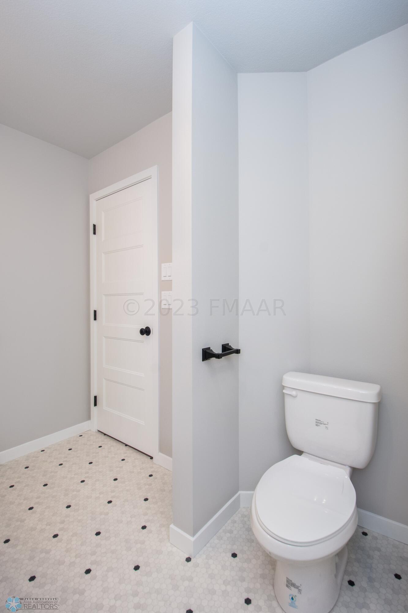 Upper Level Full Bathroom