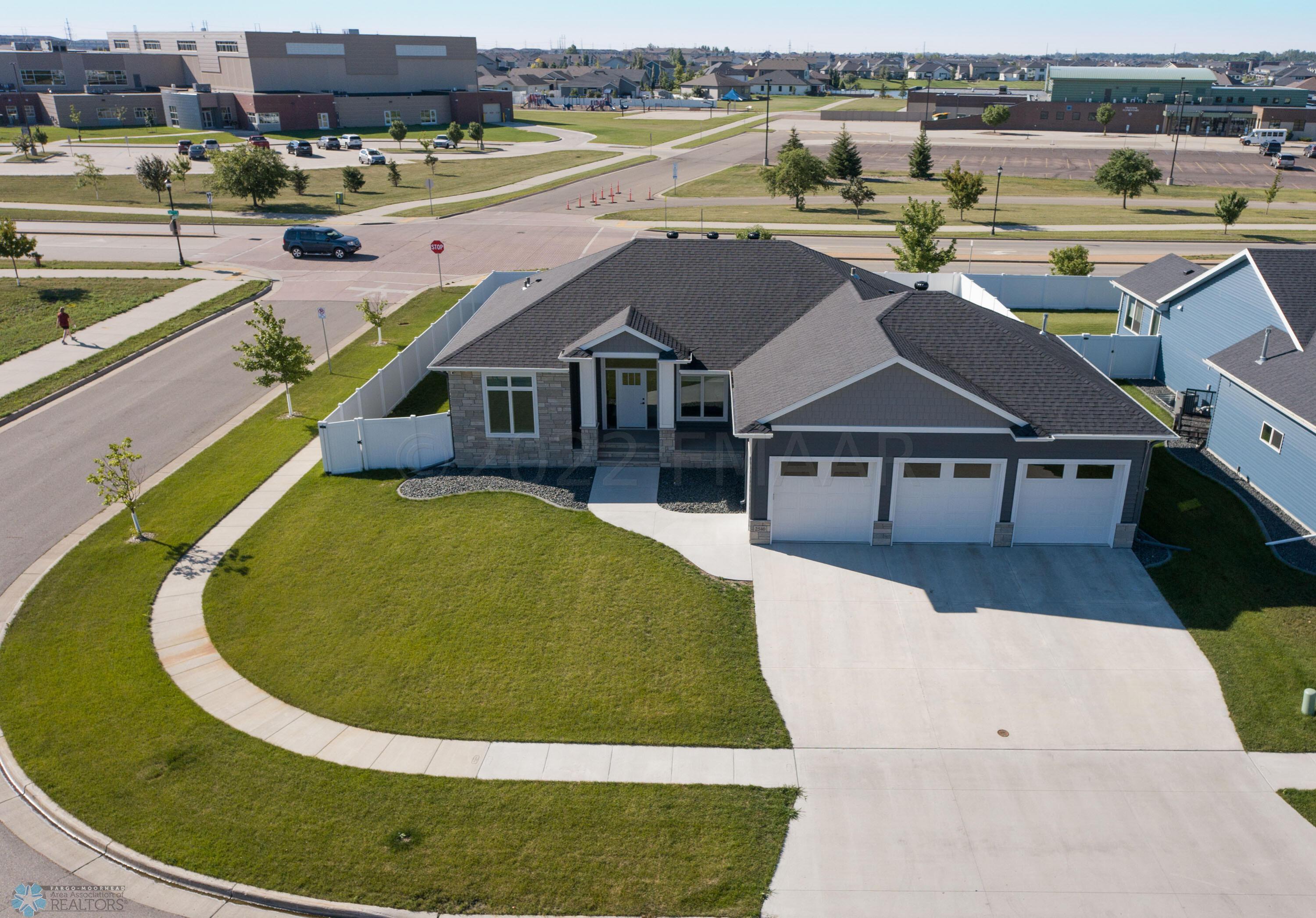 2540 N Pond Dr E WFgo (2)