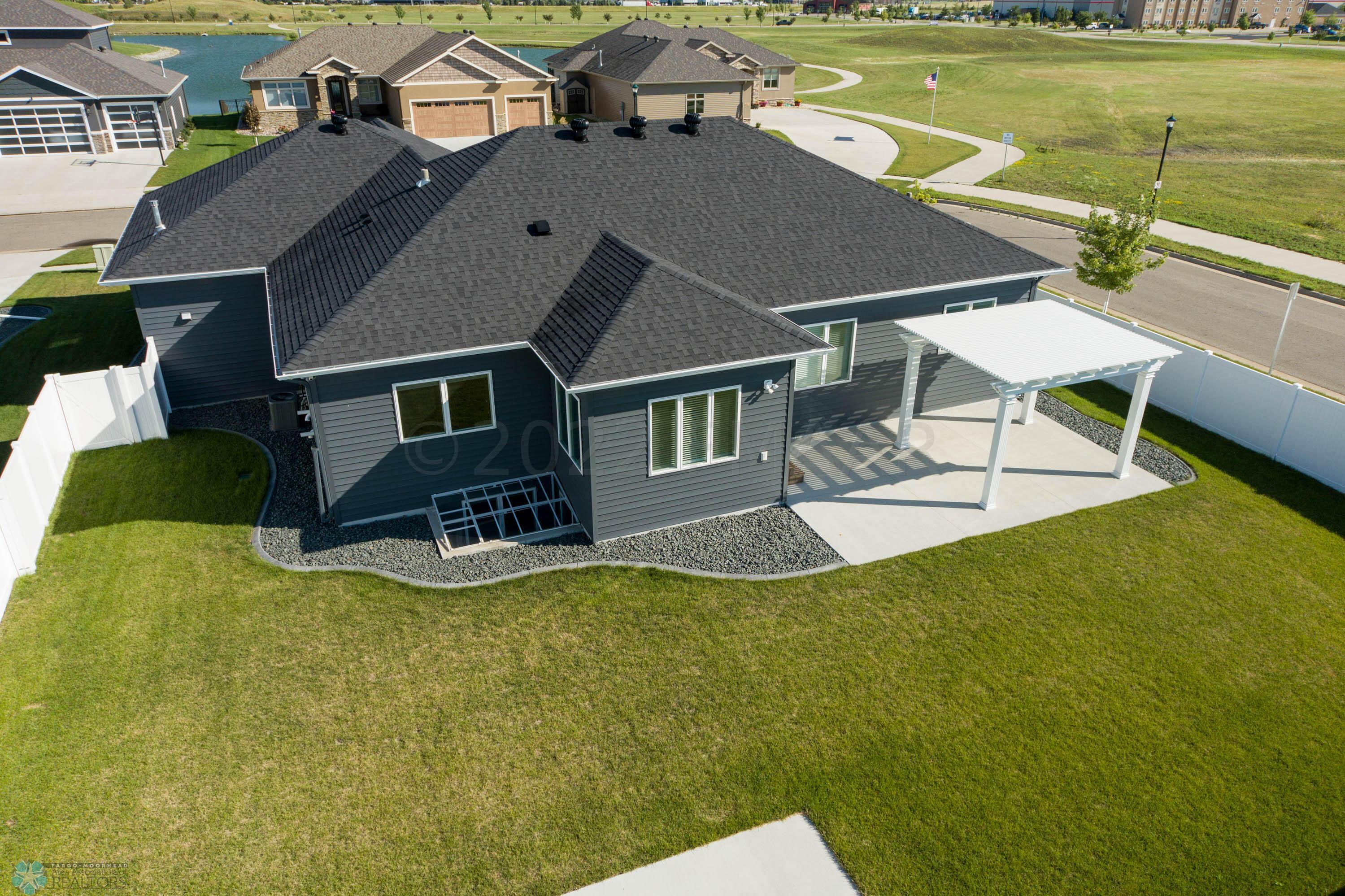 2540 N Pond Dr E WFgo (9)