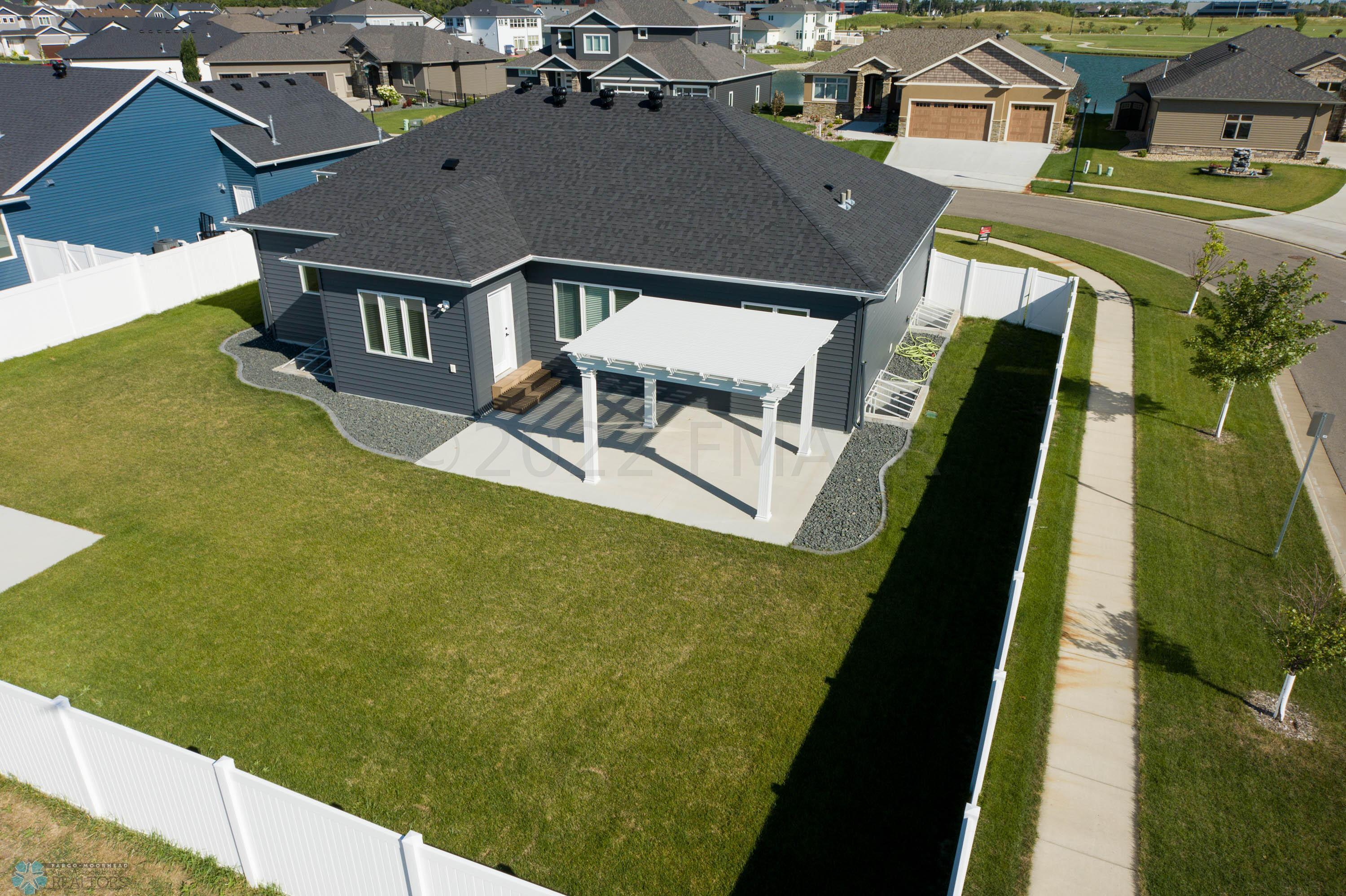 2540 N Pond Dr E WFgo (16)