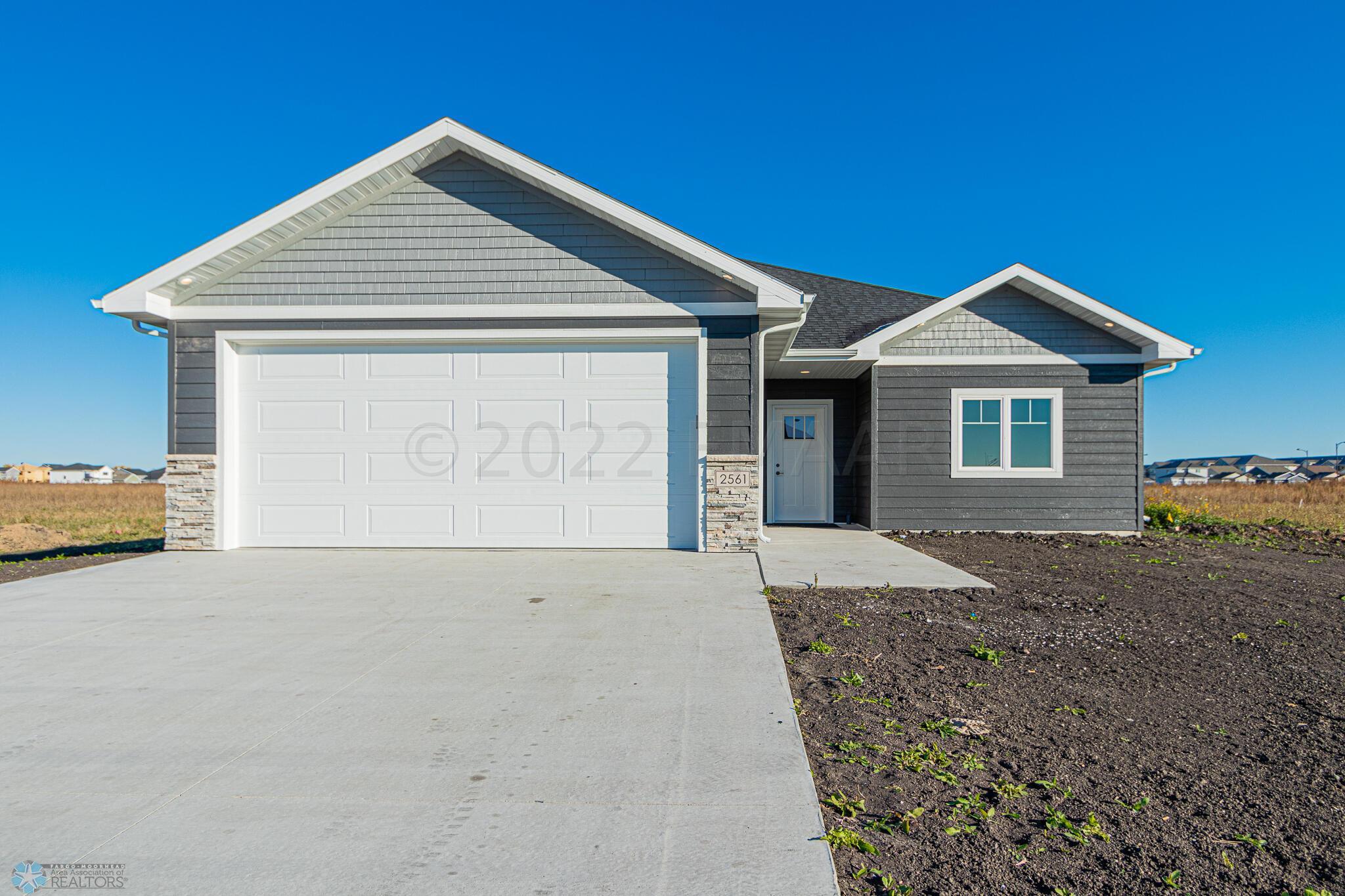 2561 69th Ave S, Fargo, ND 58104-40