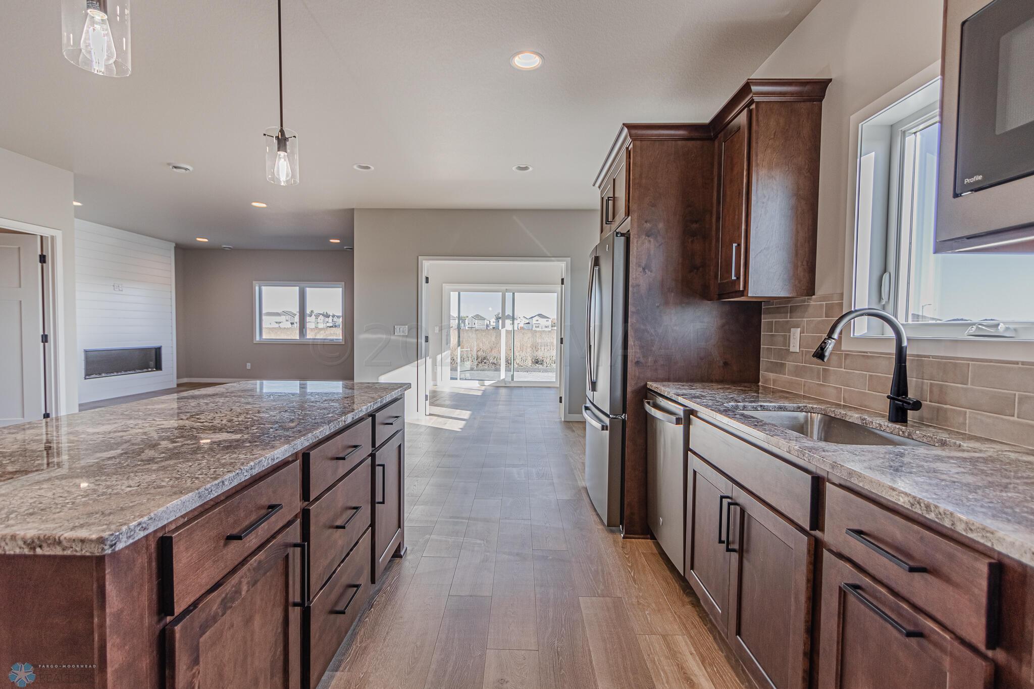 2561 69th Ave S, Fargo, ND 58104-31