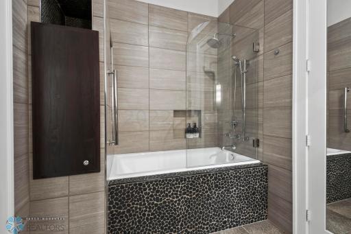 505 BROADWAY Drive N, UNIT 3, Fargo, ND 58102