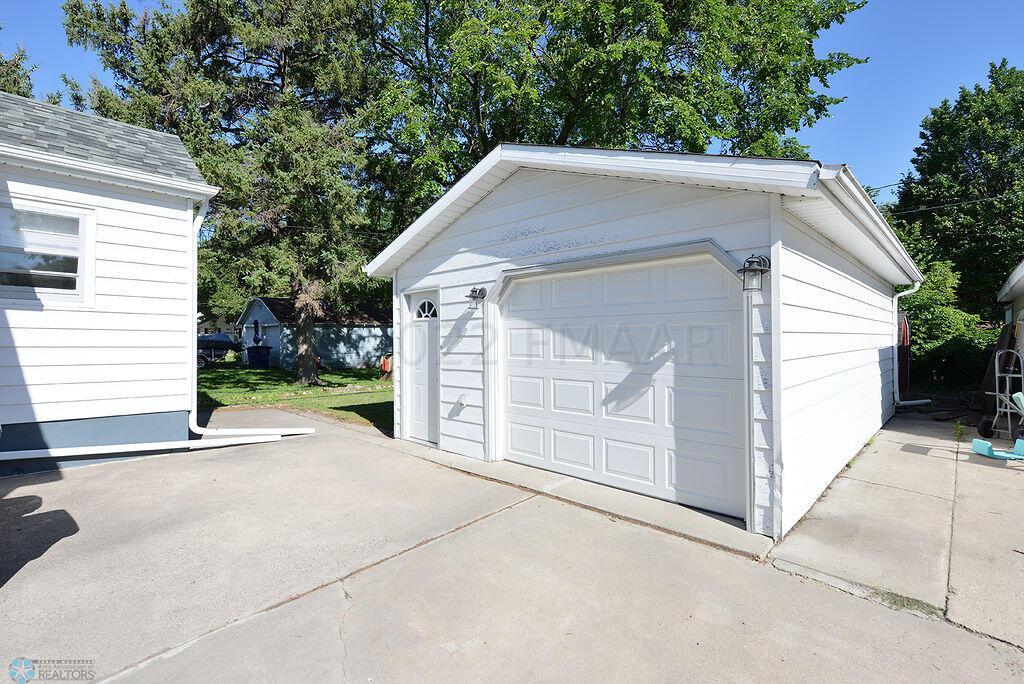 Oversized One Stall
