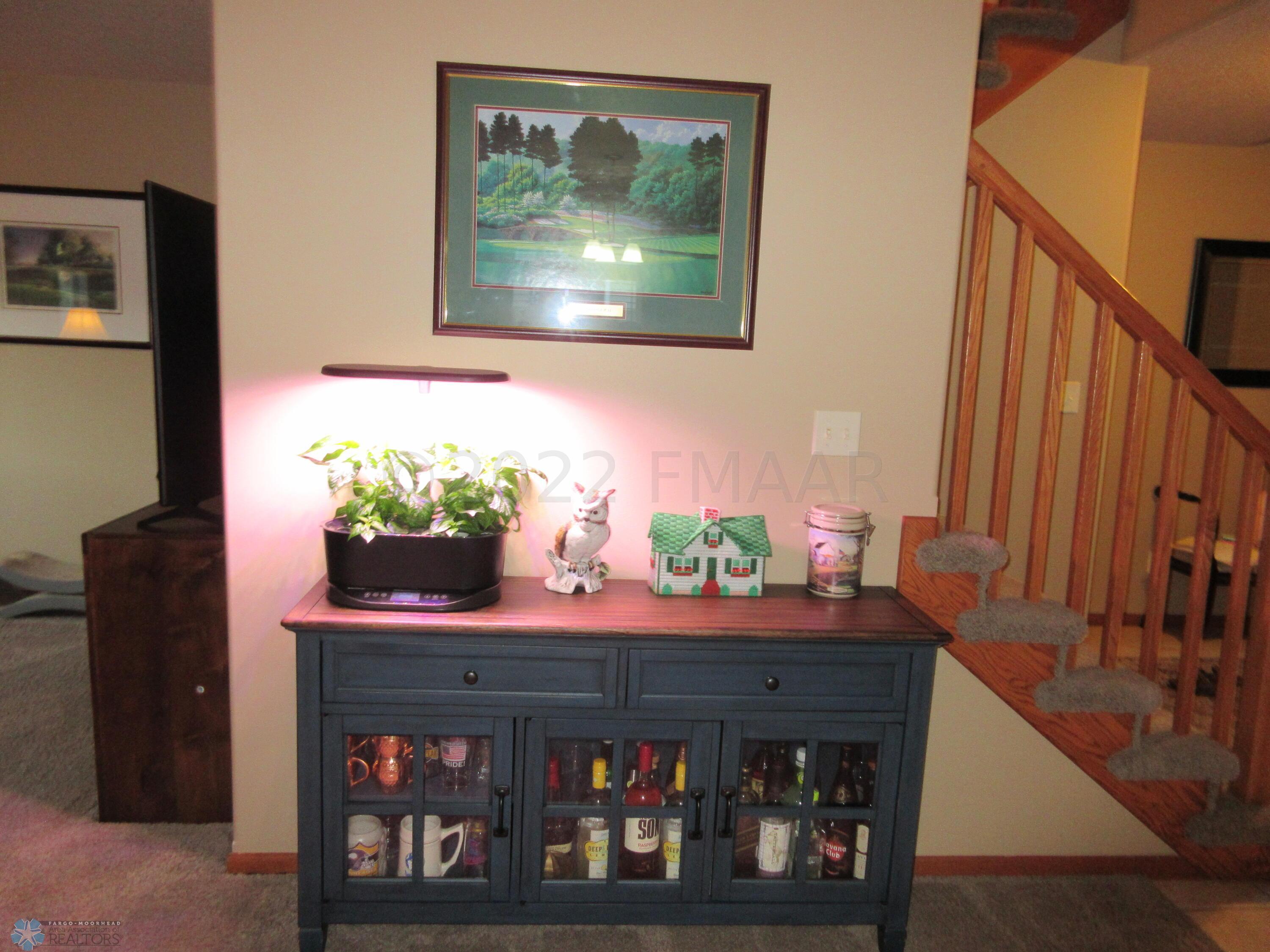 Dining Area/Bar
