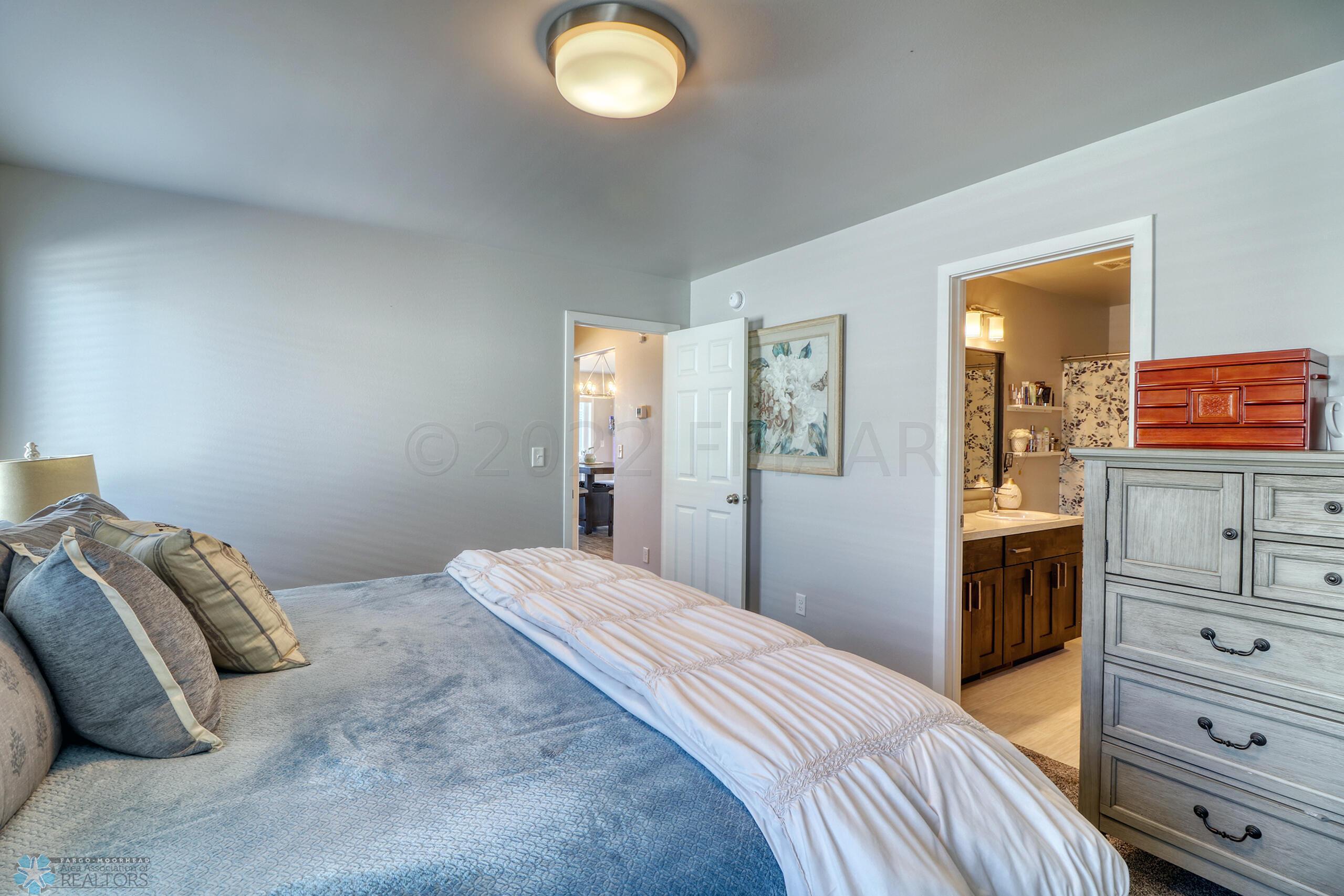 Master Bedroom1_3