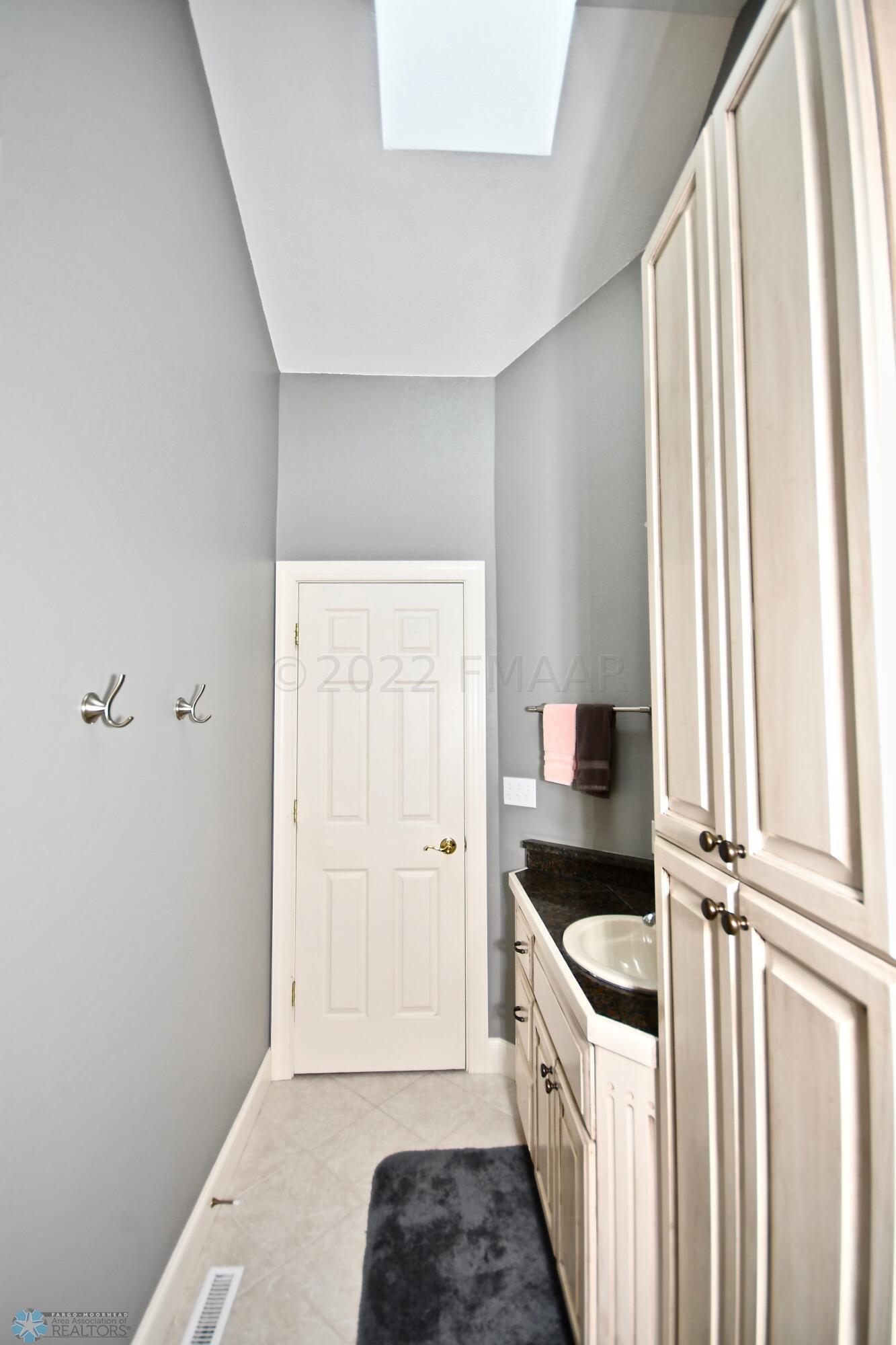 Upstairs Full Bathroom 2