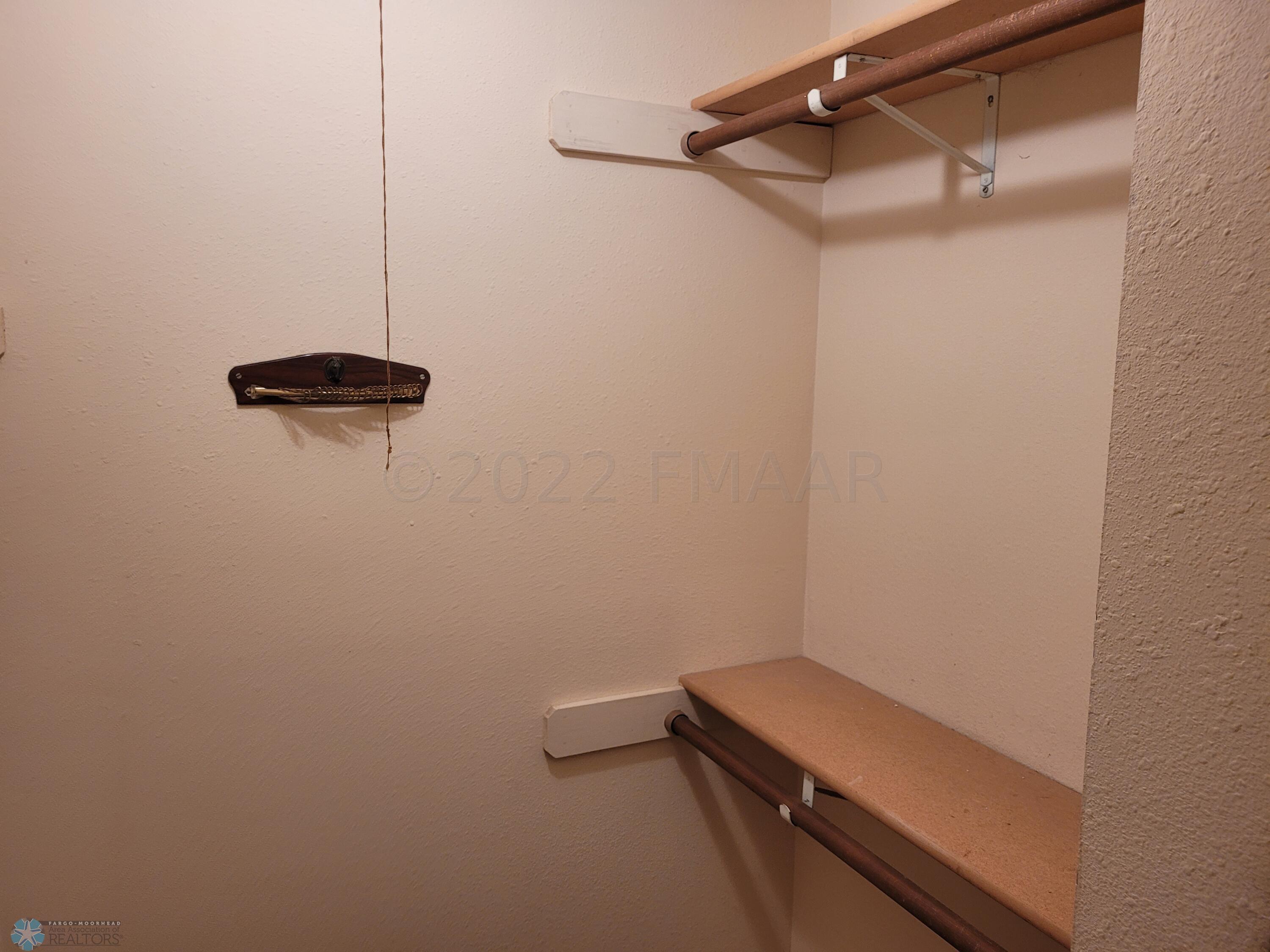 MORE WALK IN CLOSET