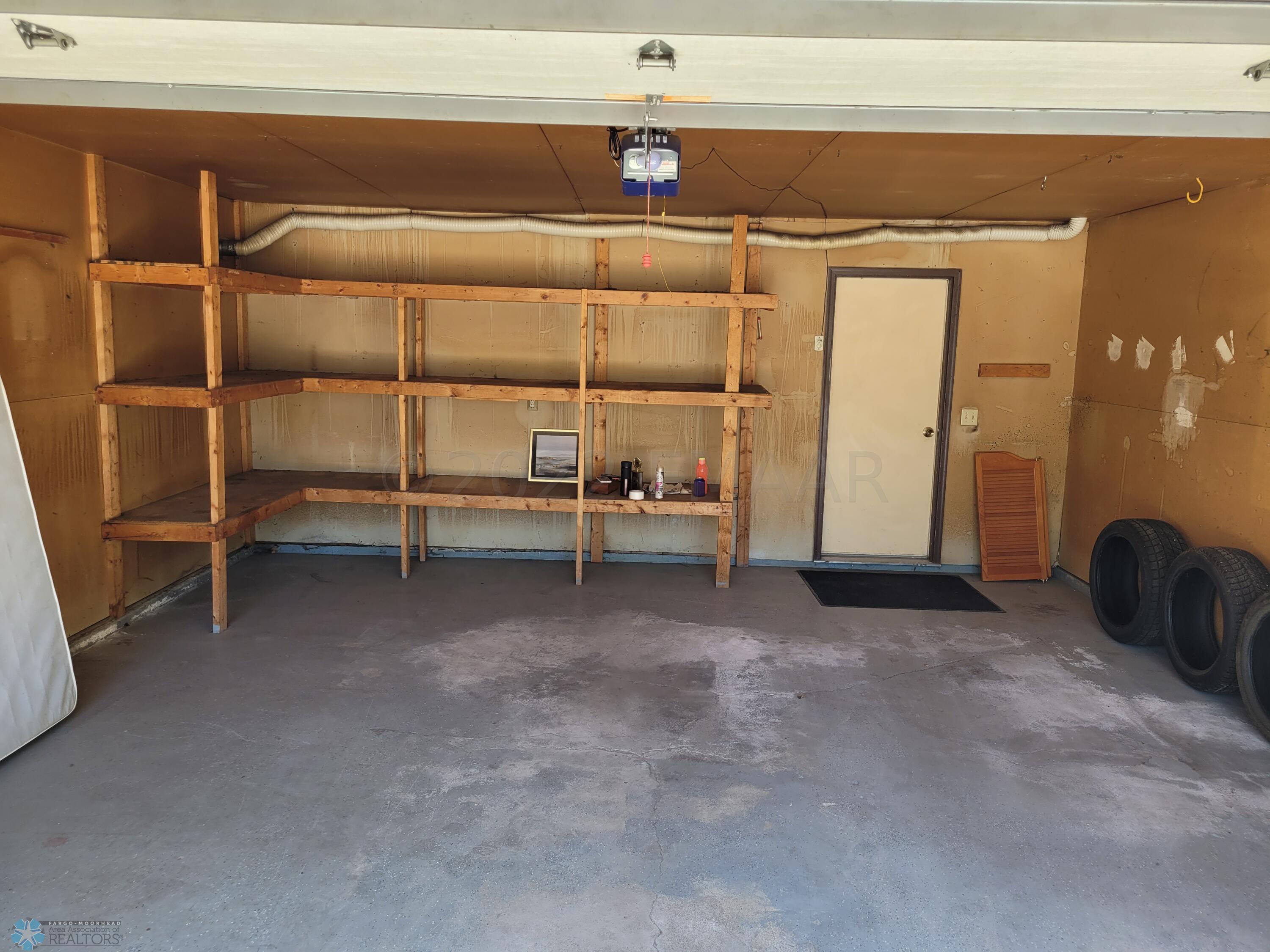 LARGE DOUBLE GARAGE
