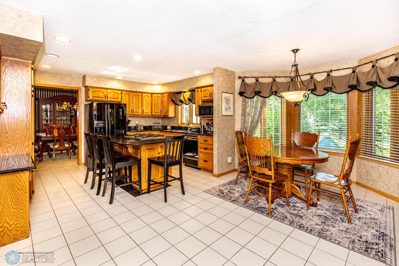 Kitchen Eating Area