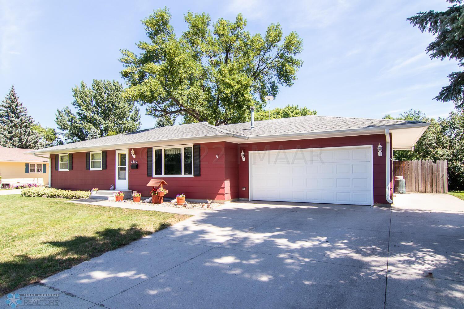 2849 Elm St N
