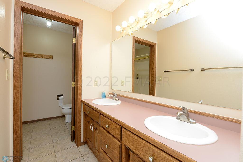 Primary Bath With Double Sinks