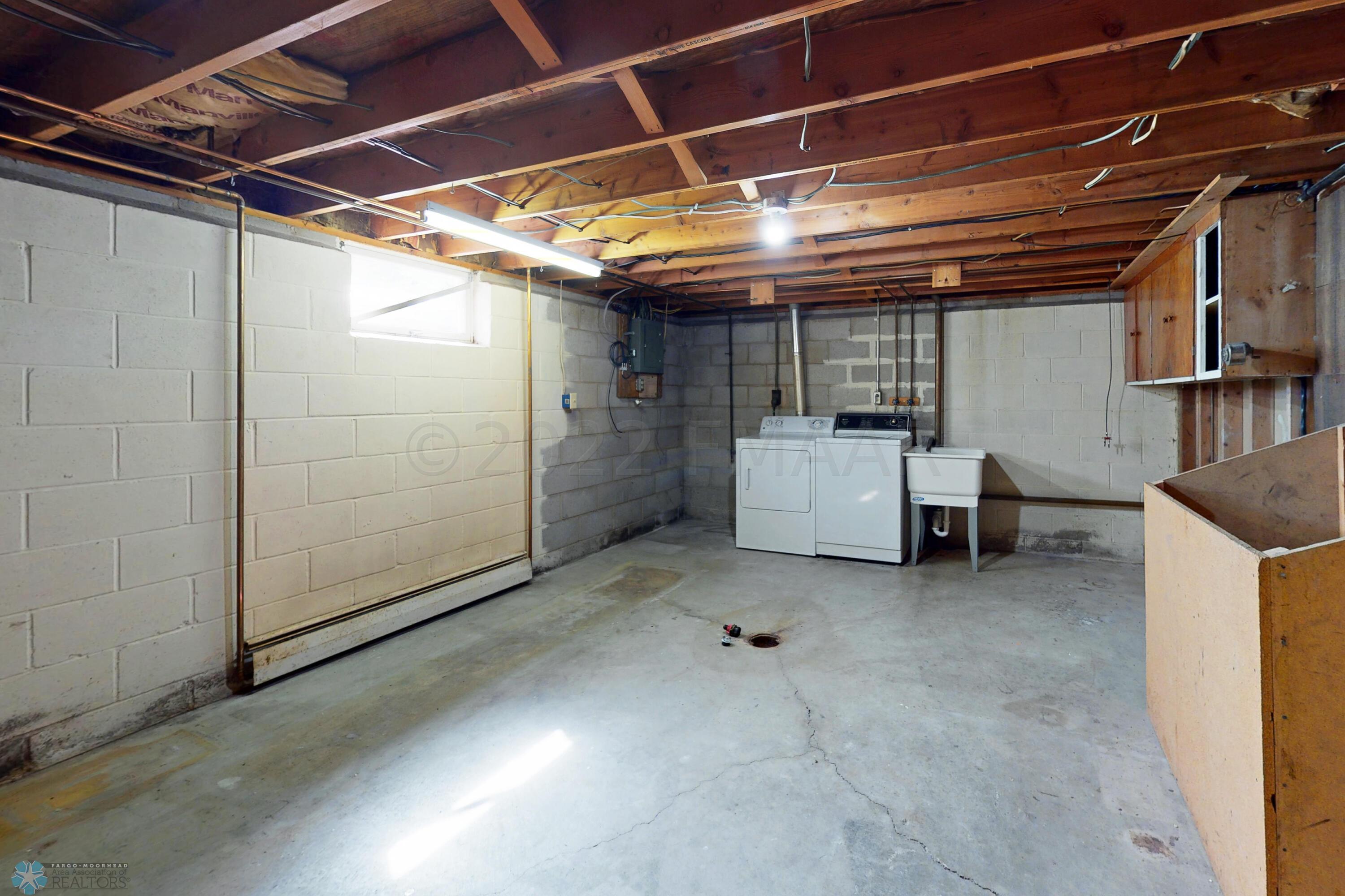 basement Laundry/utility room