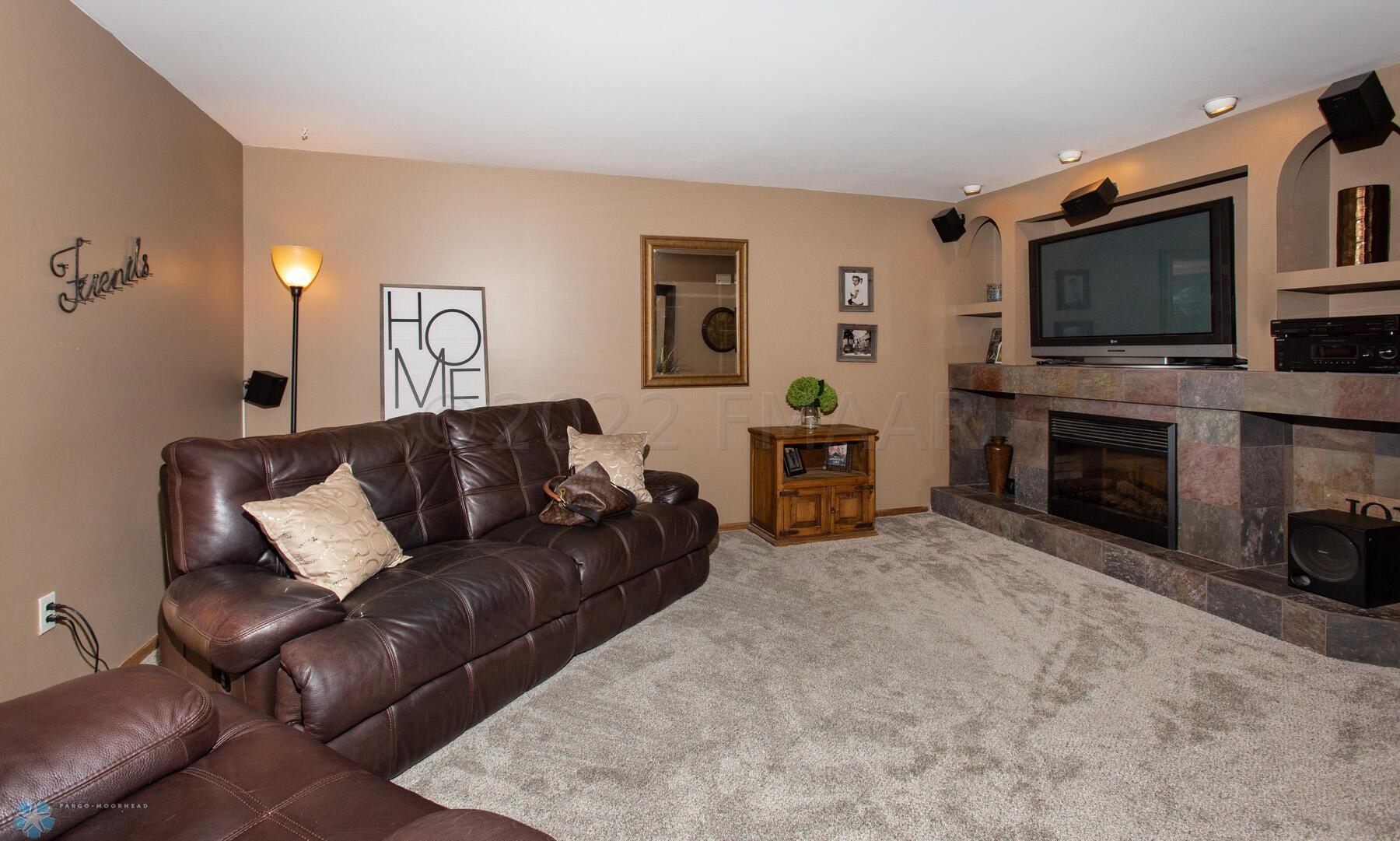 Gas fireplace