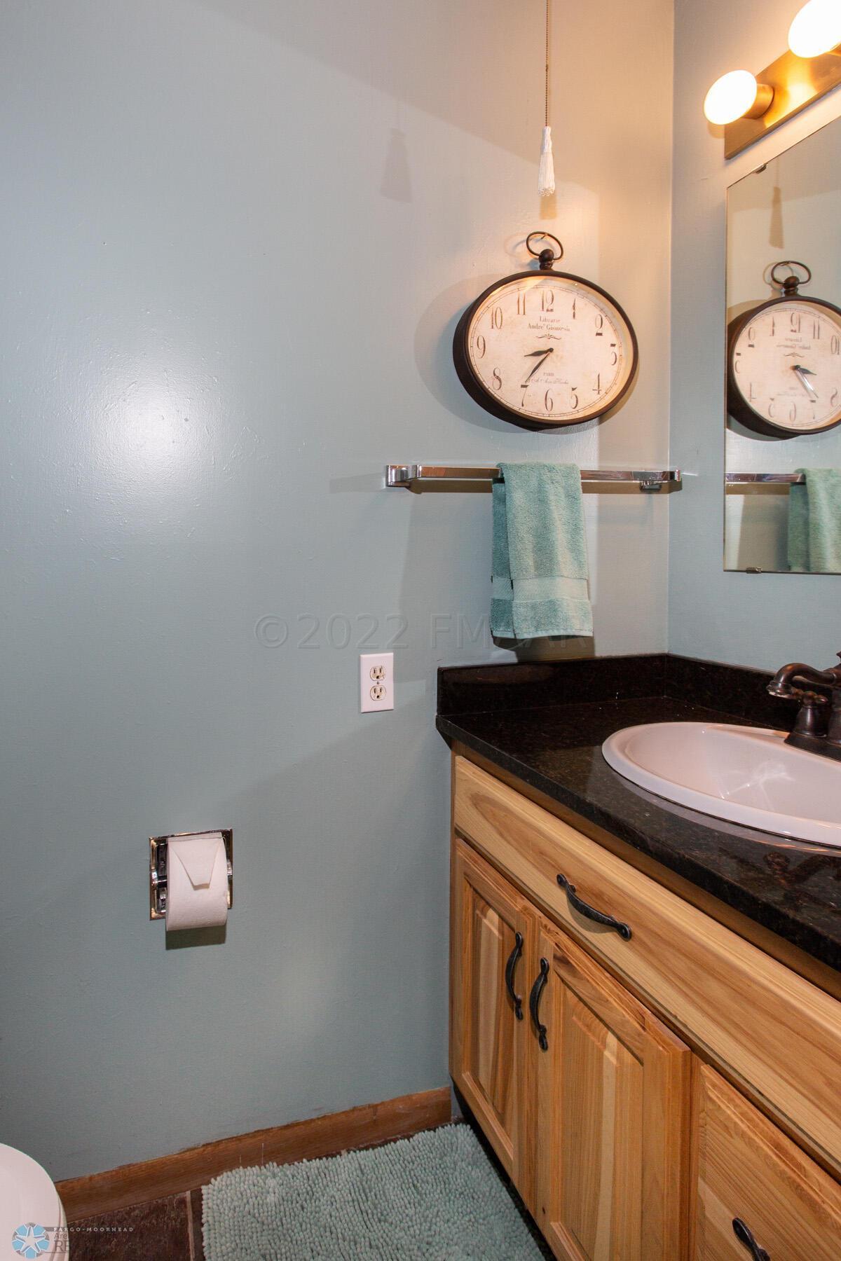 Main 1/2 bath