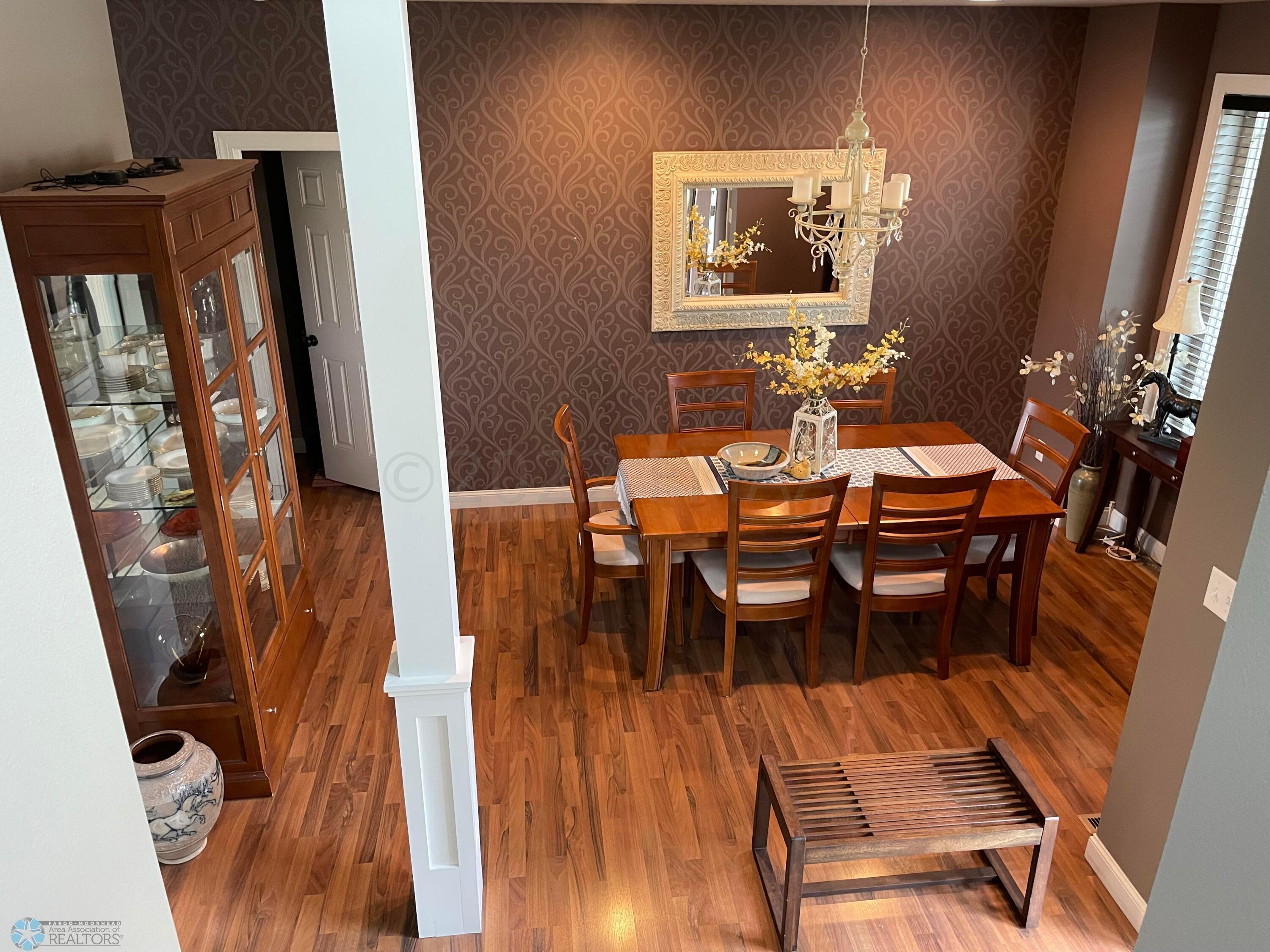560 Queens CT photos-44