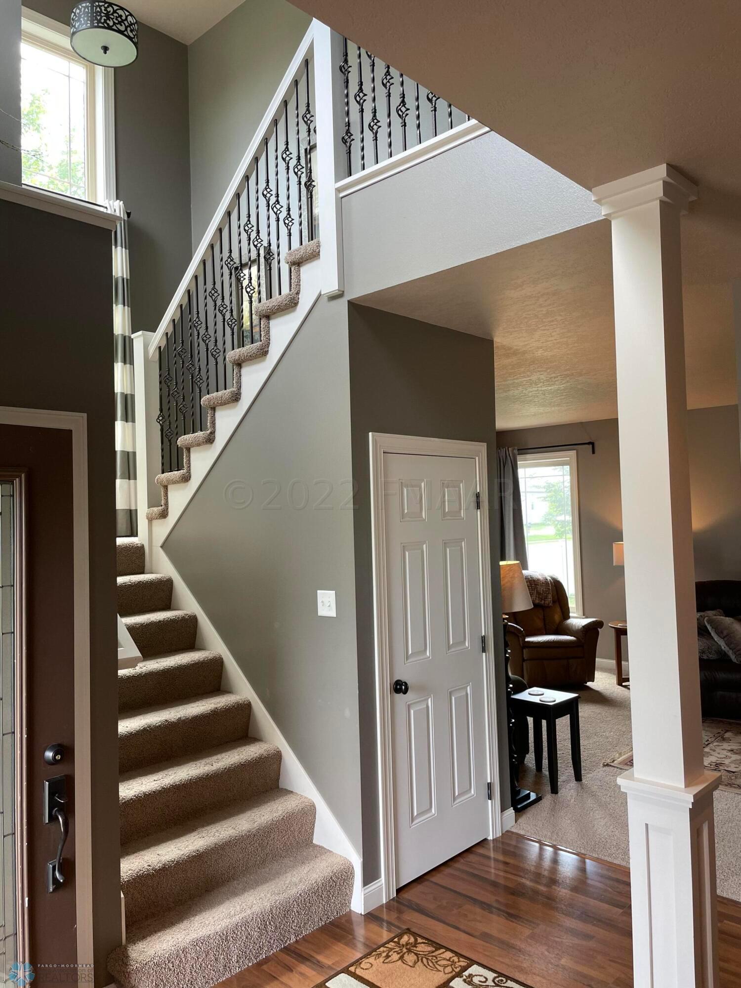 560 Queens CT photos-47