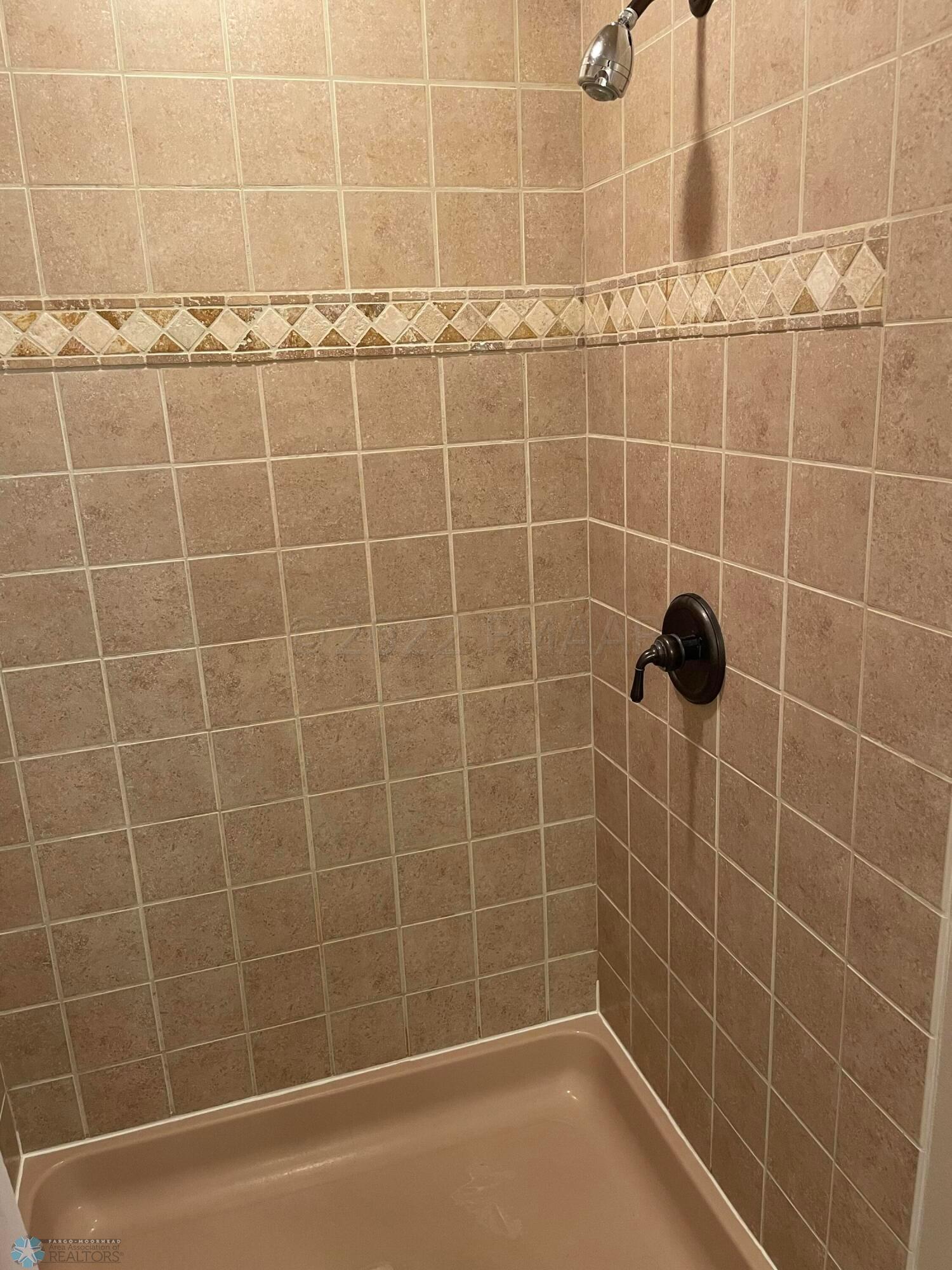560 Queens CT photos-41