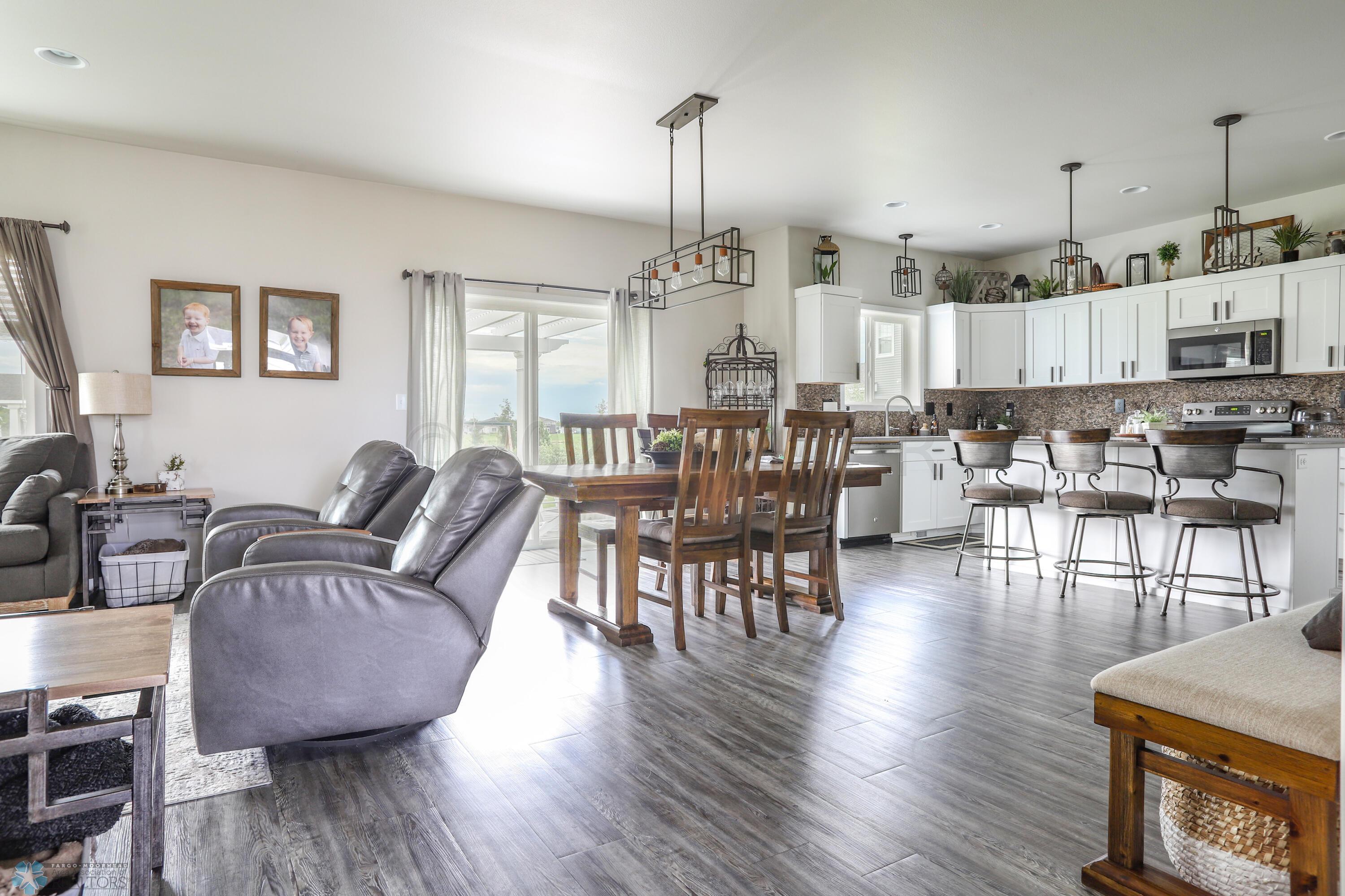 Dining/Kitchen