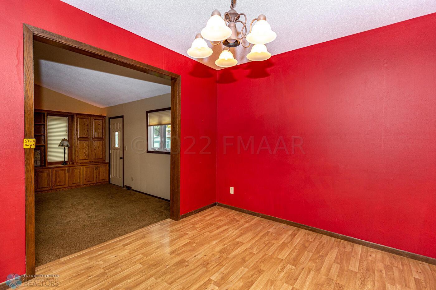 Kitchen eating area