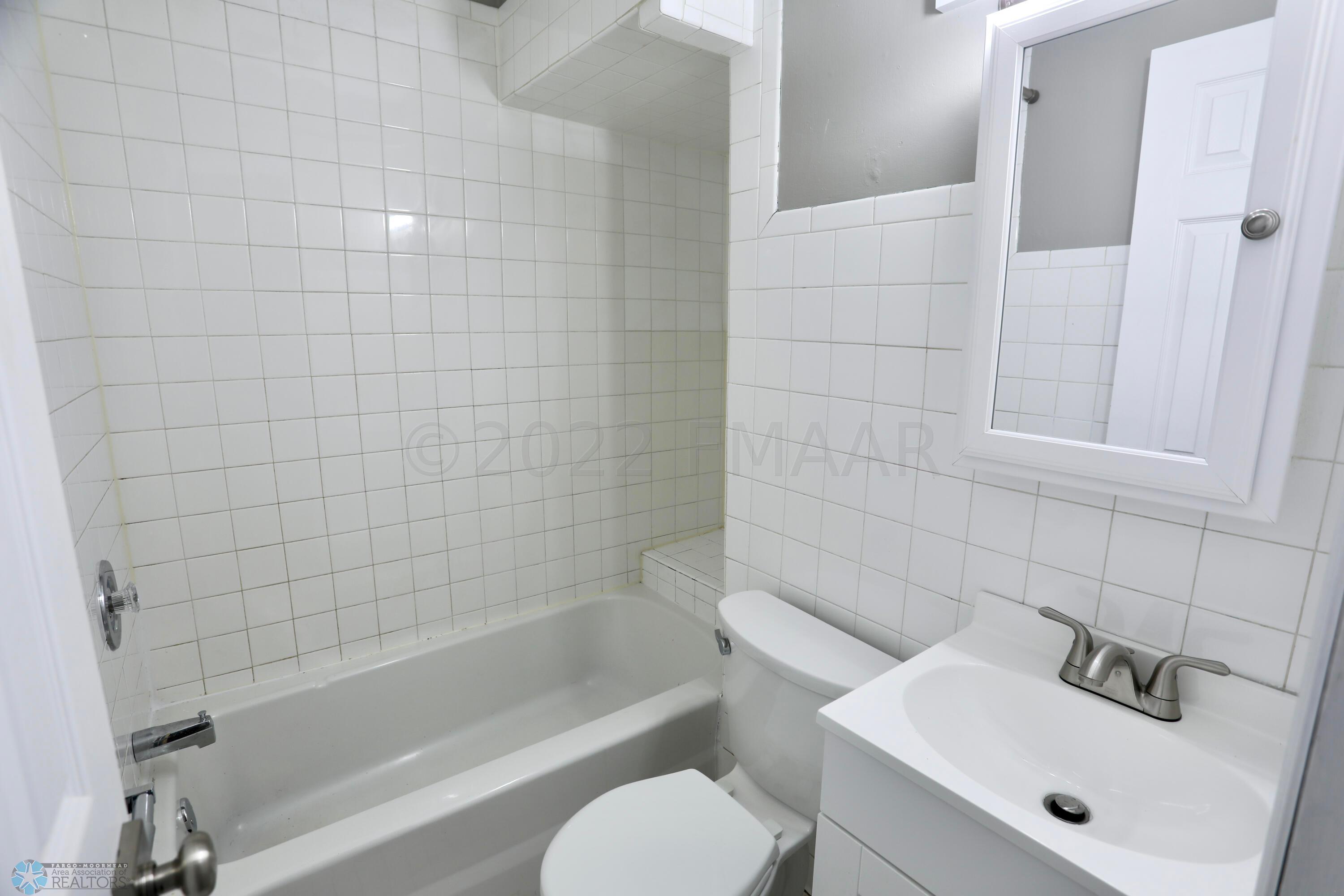 ABB2932B-856A-475C-B4D8-74E5DC6C1373_1_2