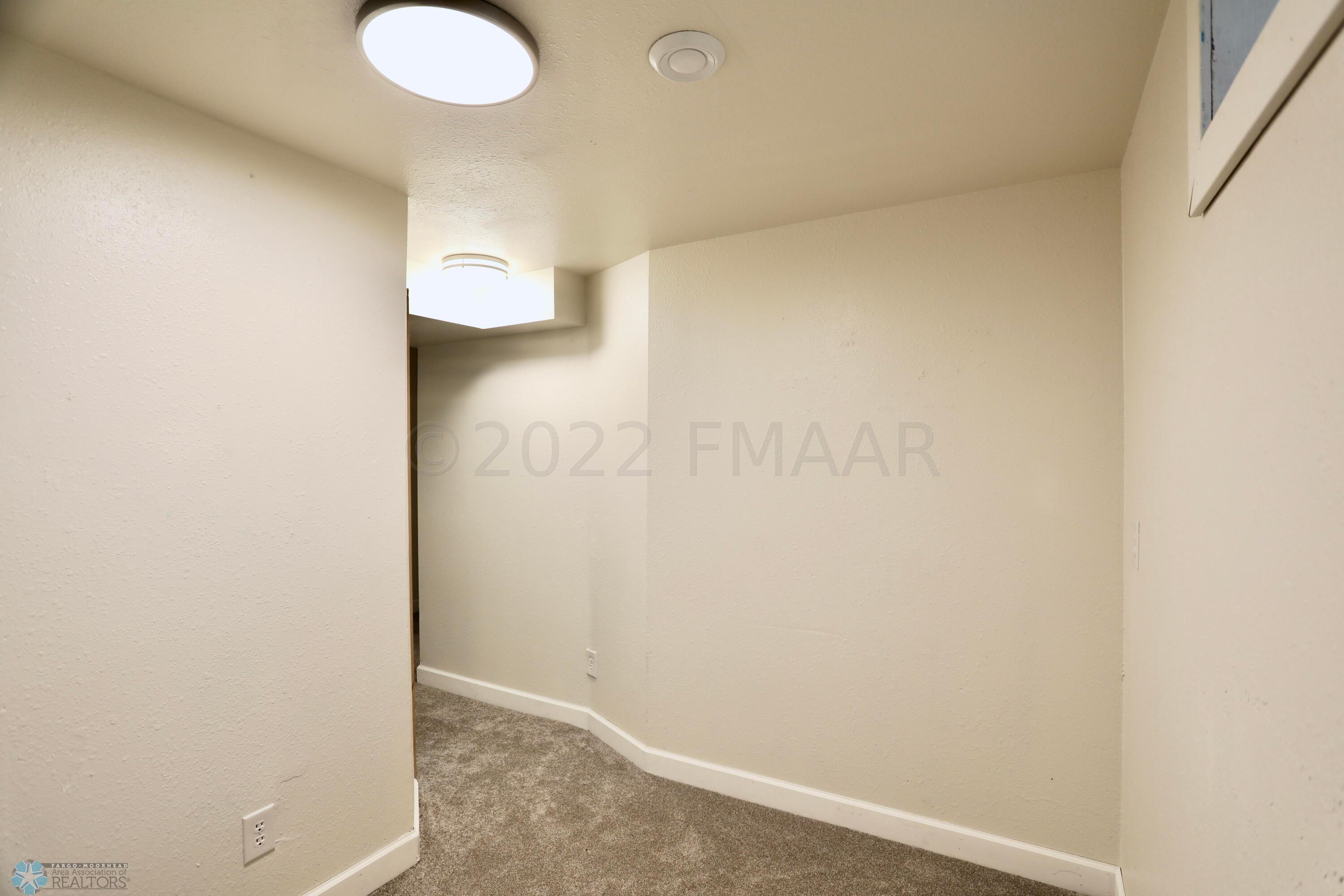 27093576-8BA6-4362-BD46-6867C1383963_1_2
