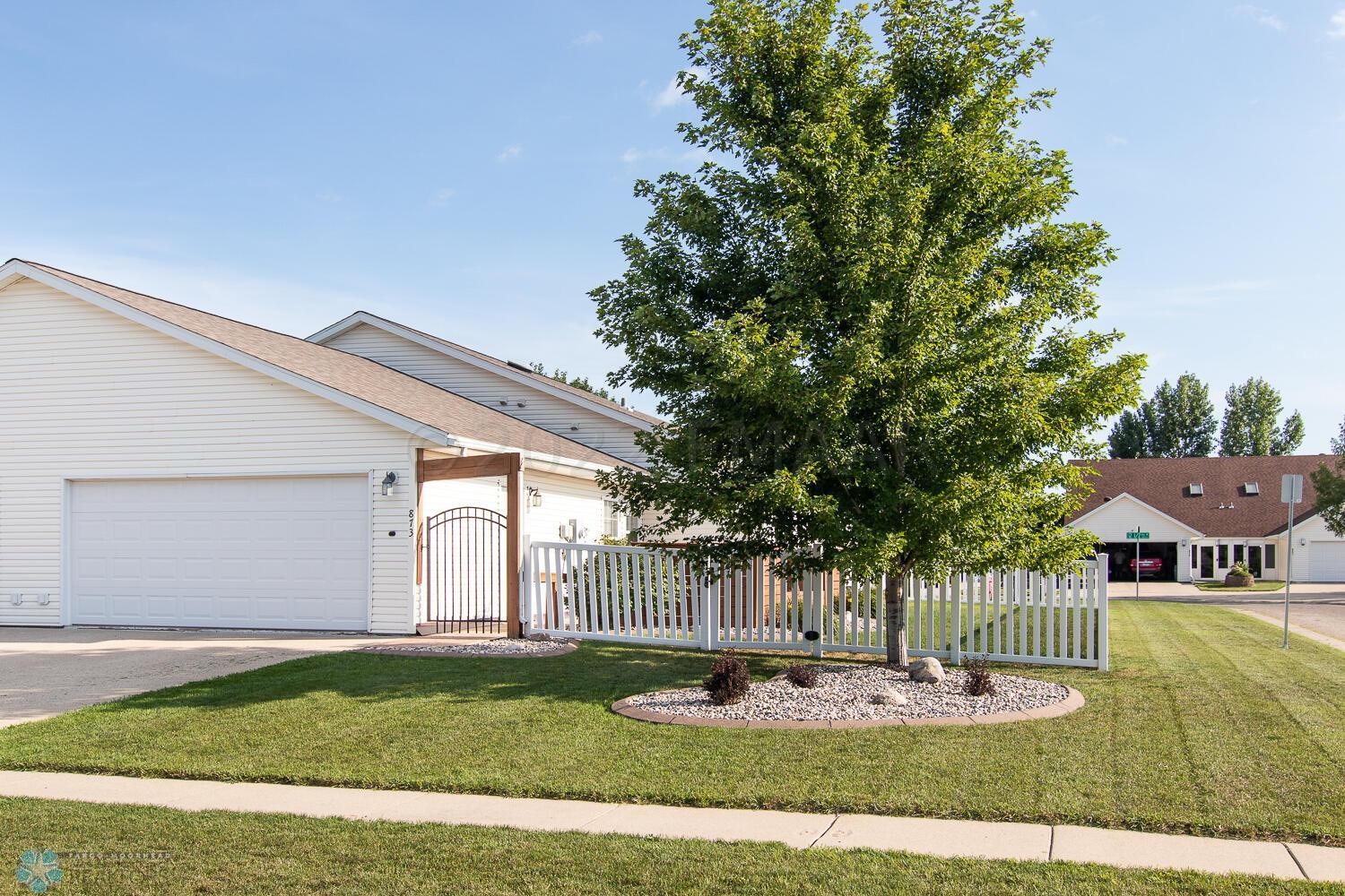 Exterior Garage & Yard