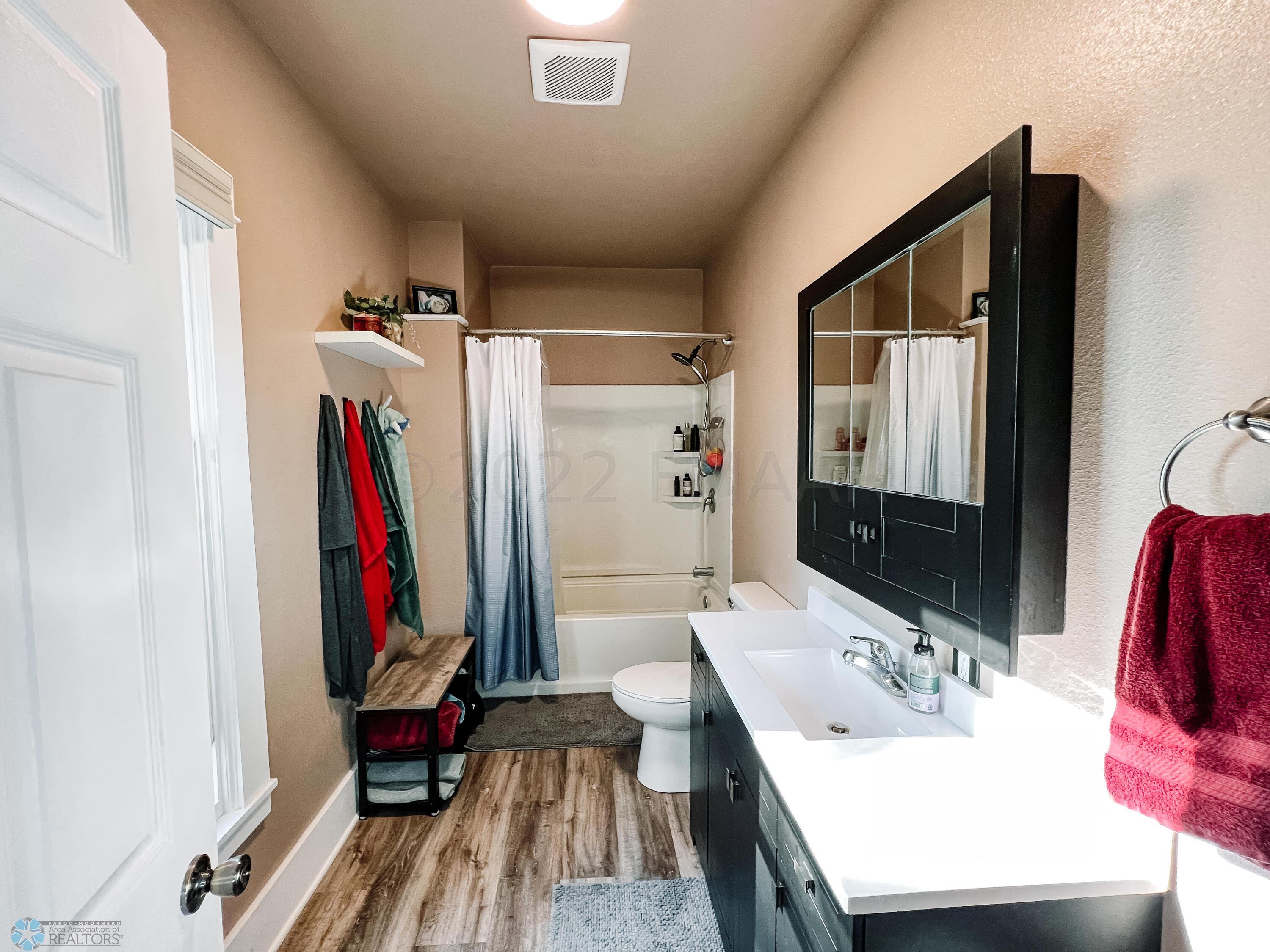 Full bath on main