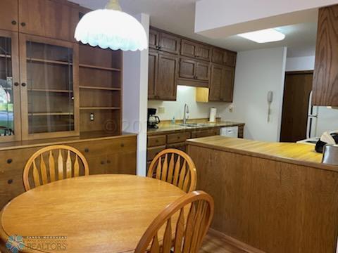 Kitchen/dining