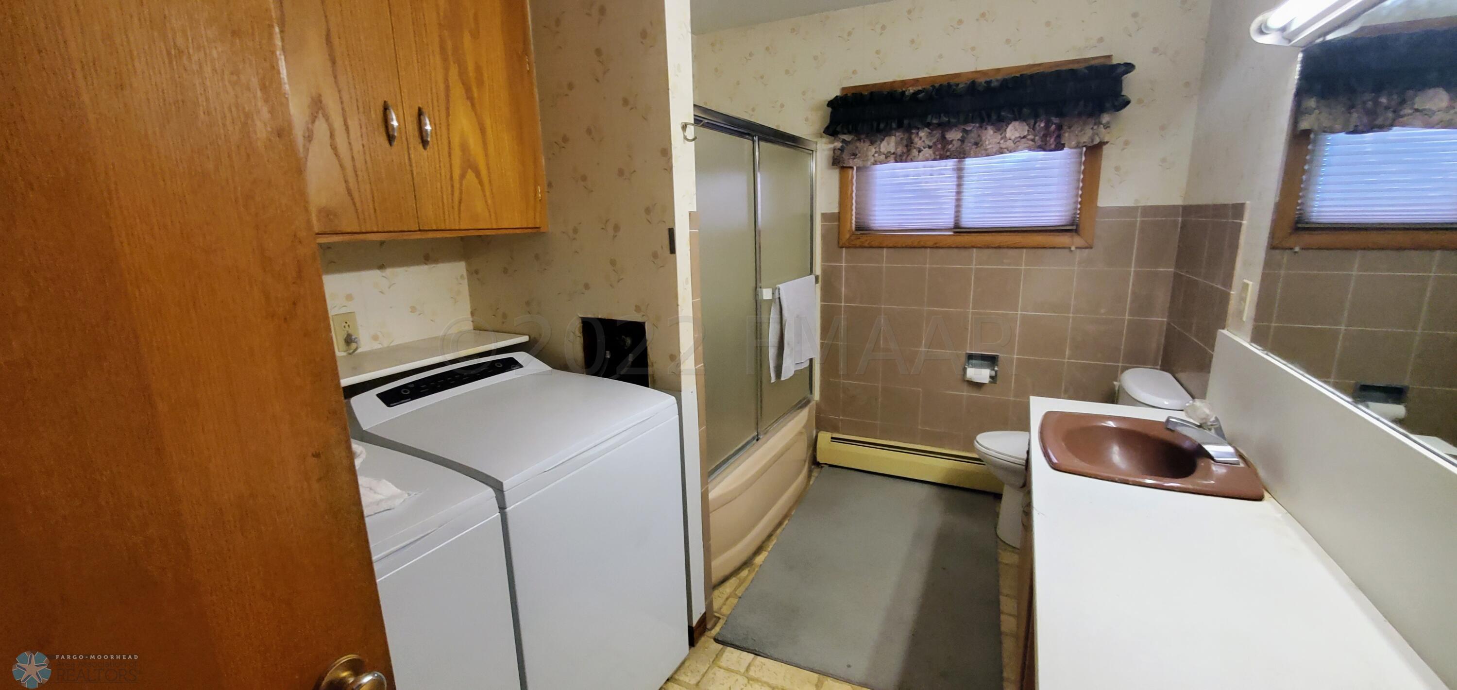 Bathroom/Laundry