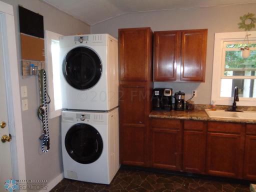 Kitchen/Laundry