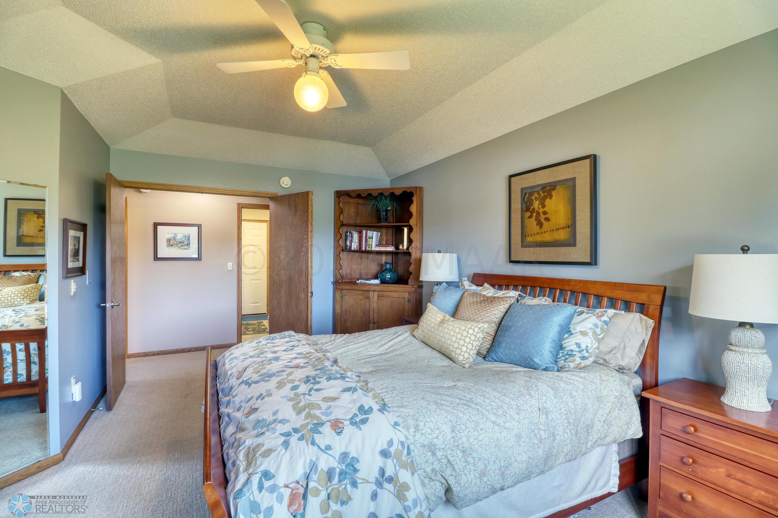 Master Bedroom1_2