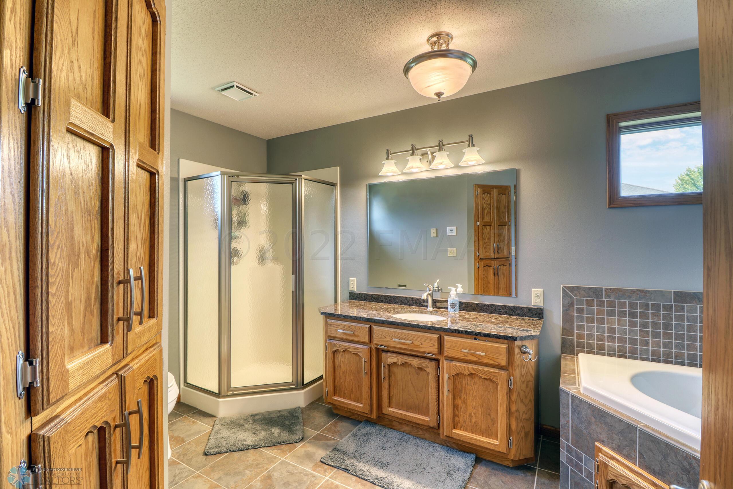 Master Bathroom1_1
