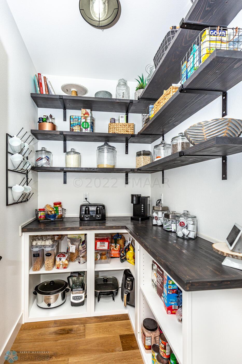 Walk in pantry