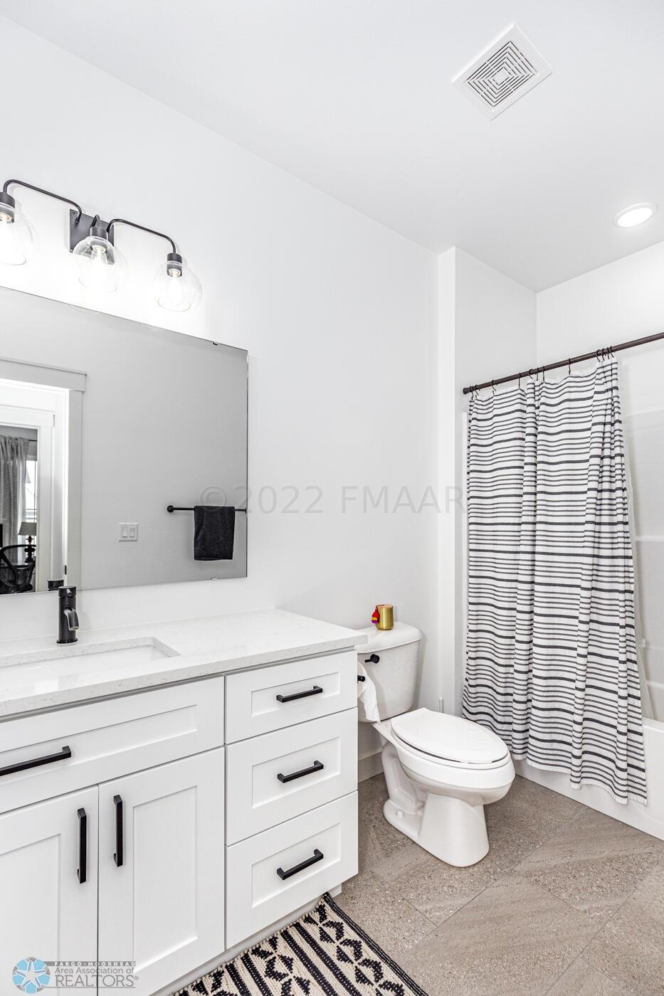 Main floor full bath