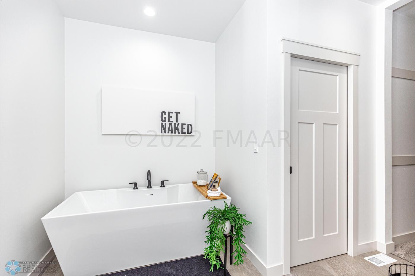 Master Soaker Tub