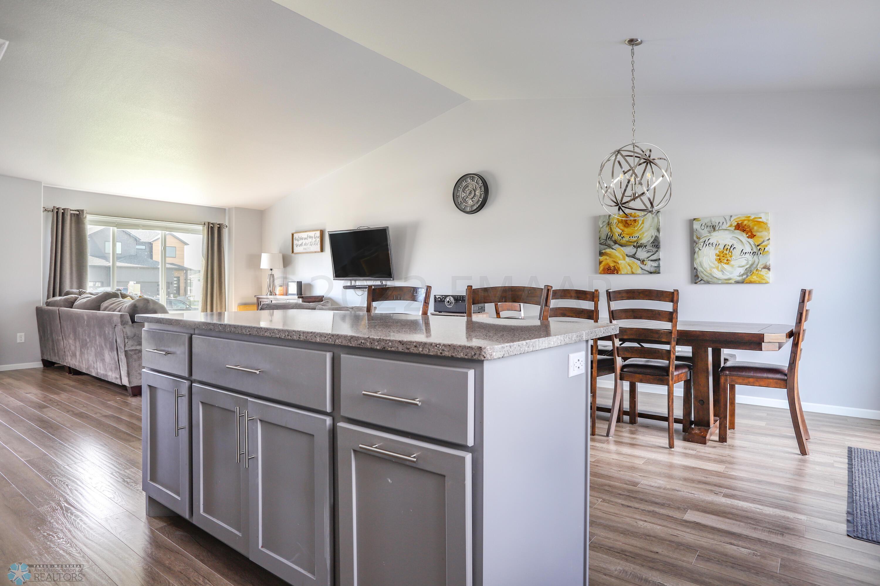 Kitchen (view 3)