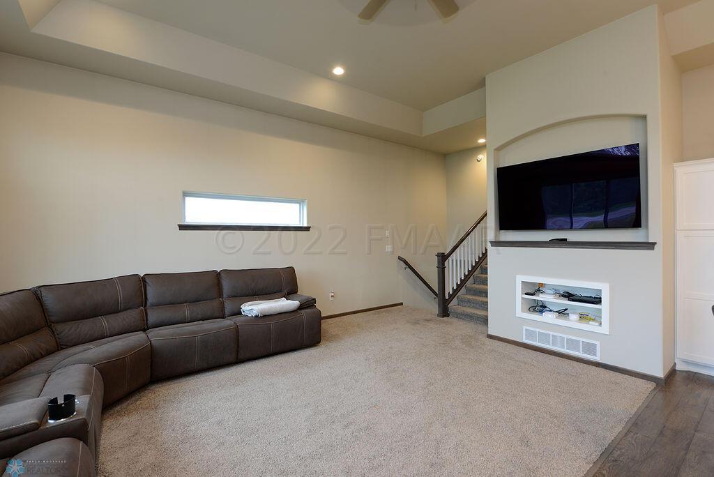 6070 14th St S Fargo