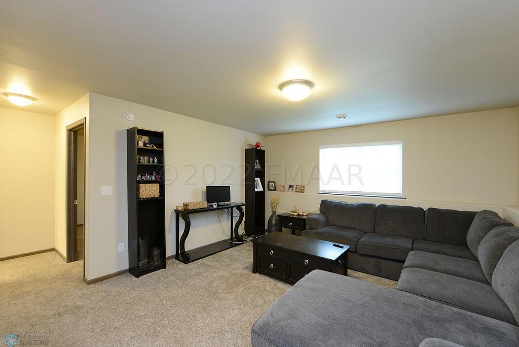 6070 14th St S Fargo