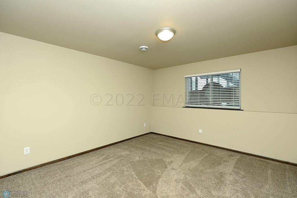 6070 14th St S Fargo