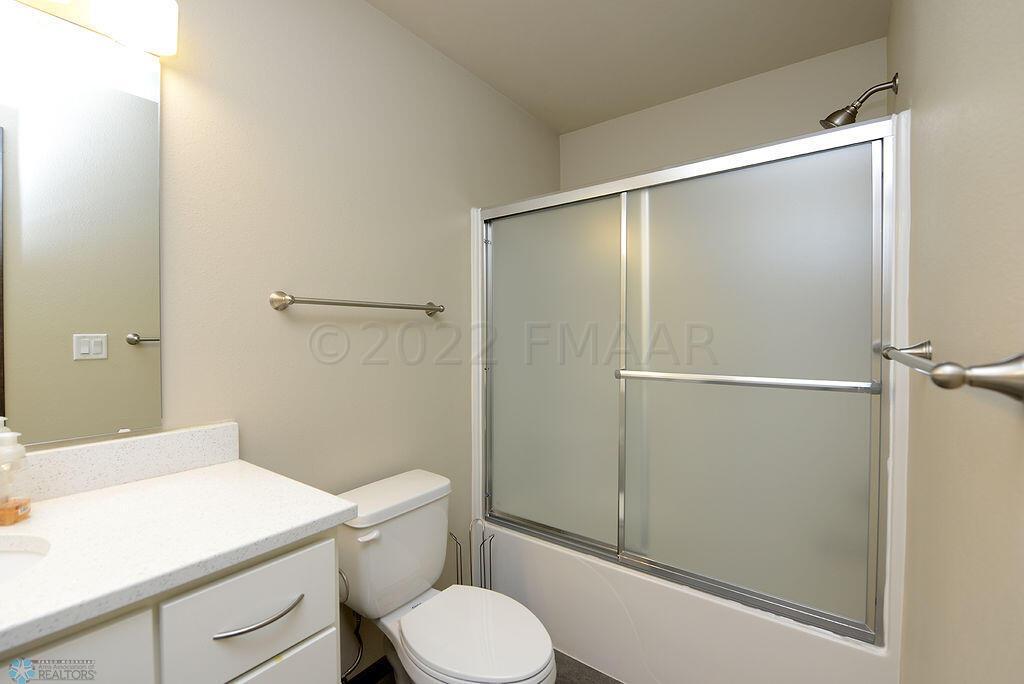 6070 14th St S Fargo