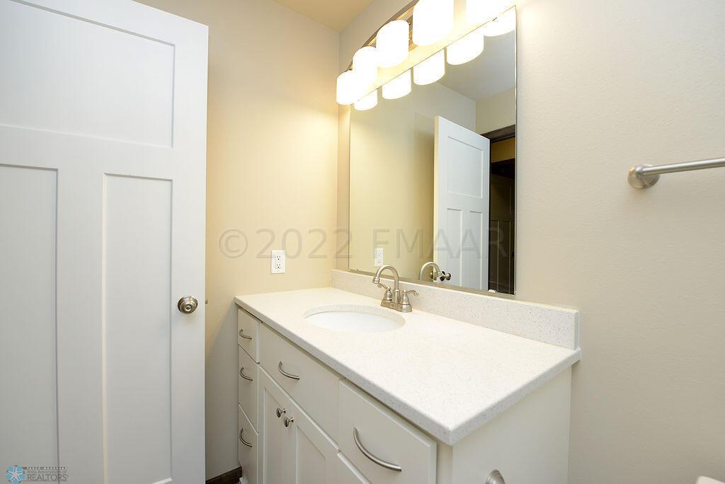 6070 14th St S Fargo