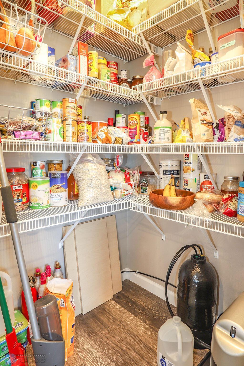 10-Pantry