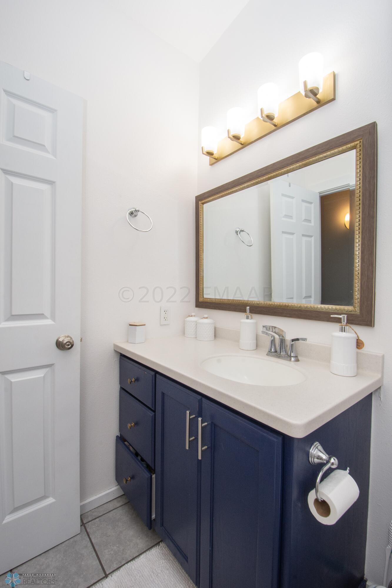 Upper full bath