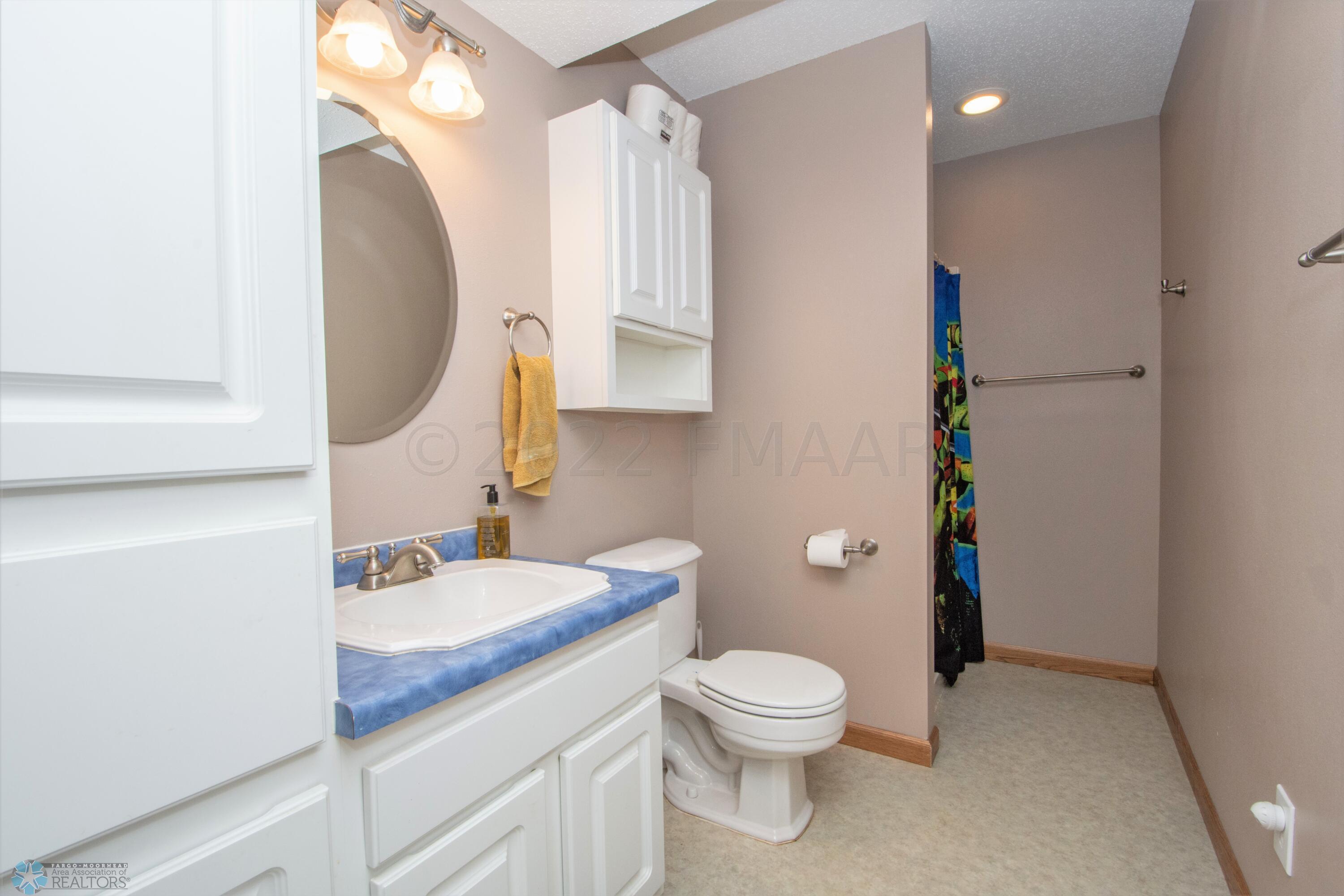 Lower 3/4 bathroom