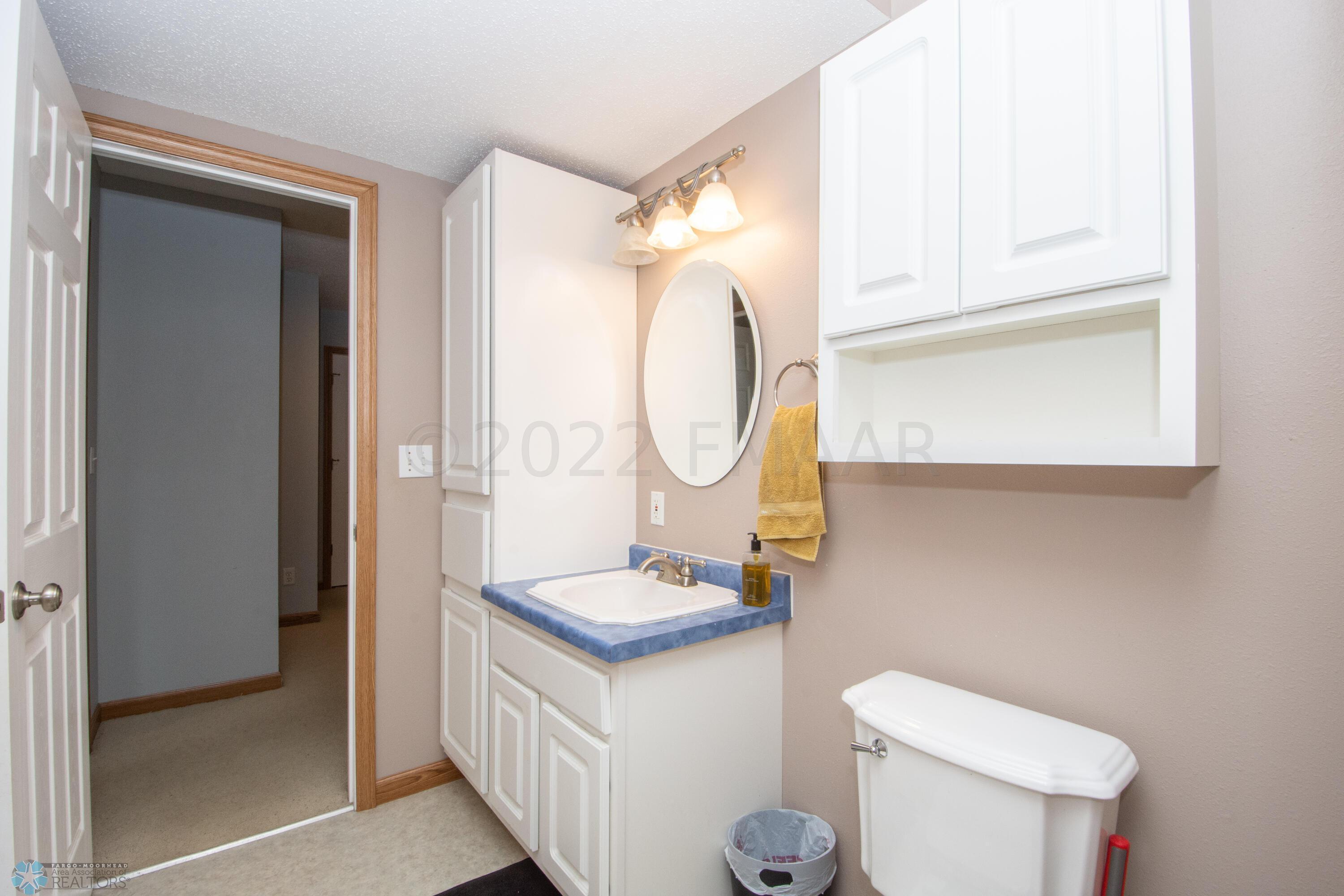 Lower 3/4 bathroom