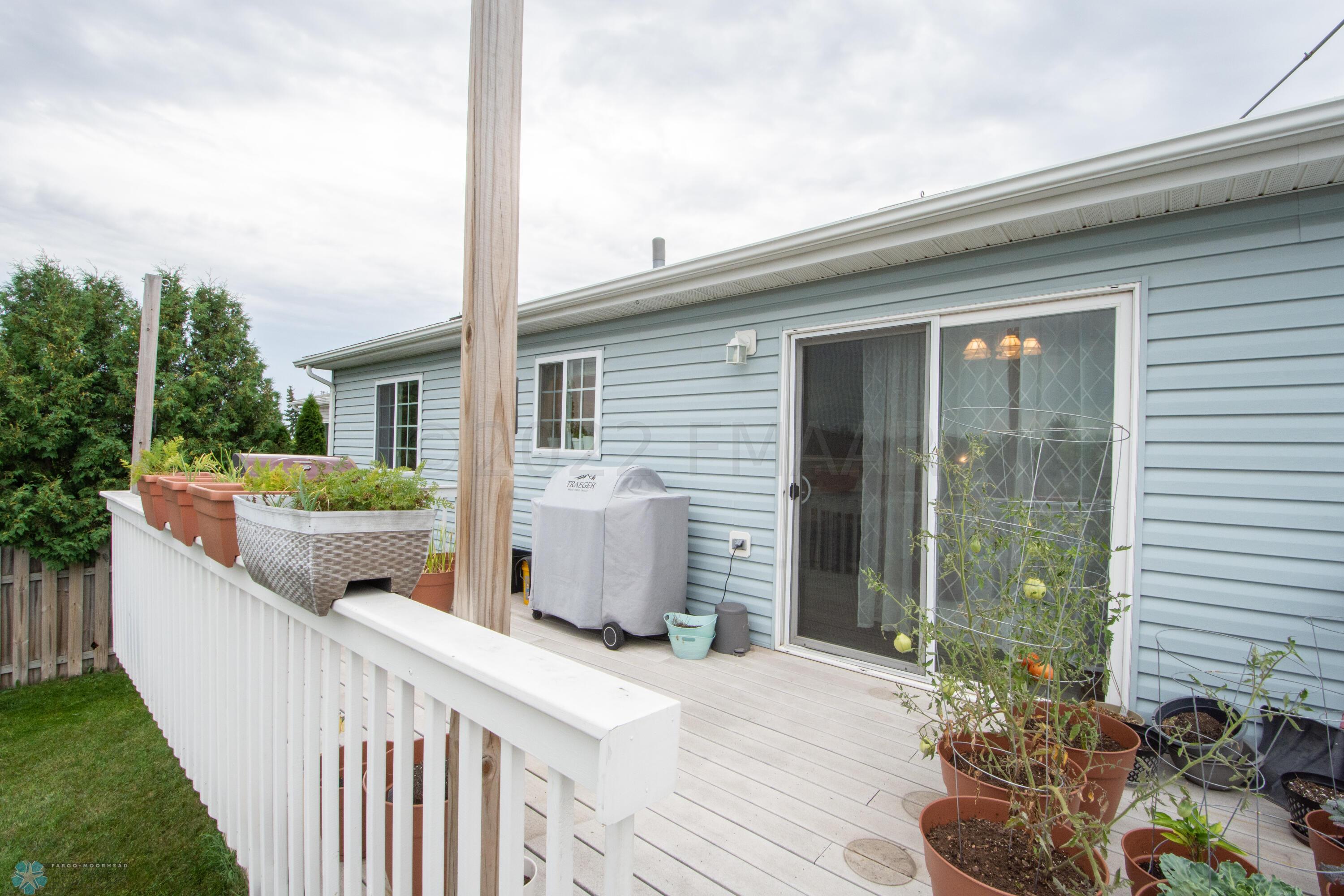 Deck-floor boards maintenance free