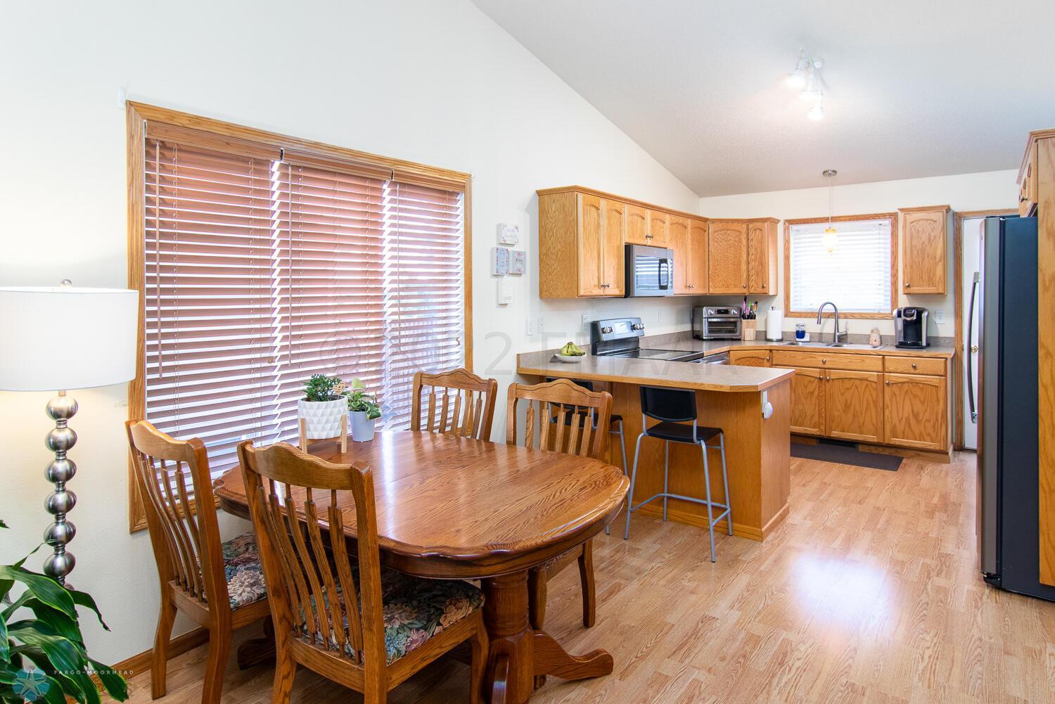 Dining Area & Kitchen