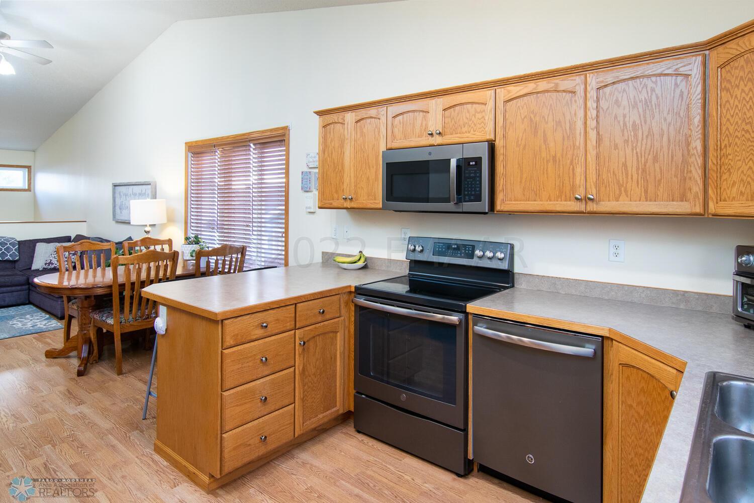 Kitchen & Dining Area