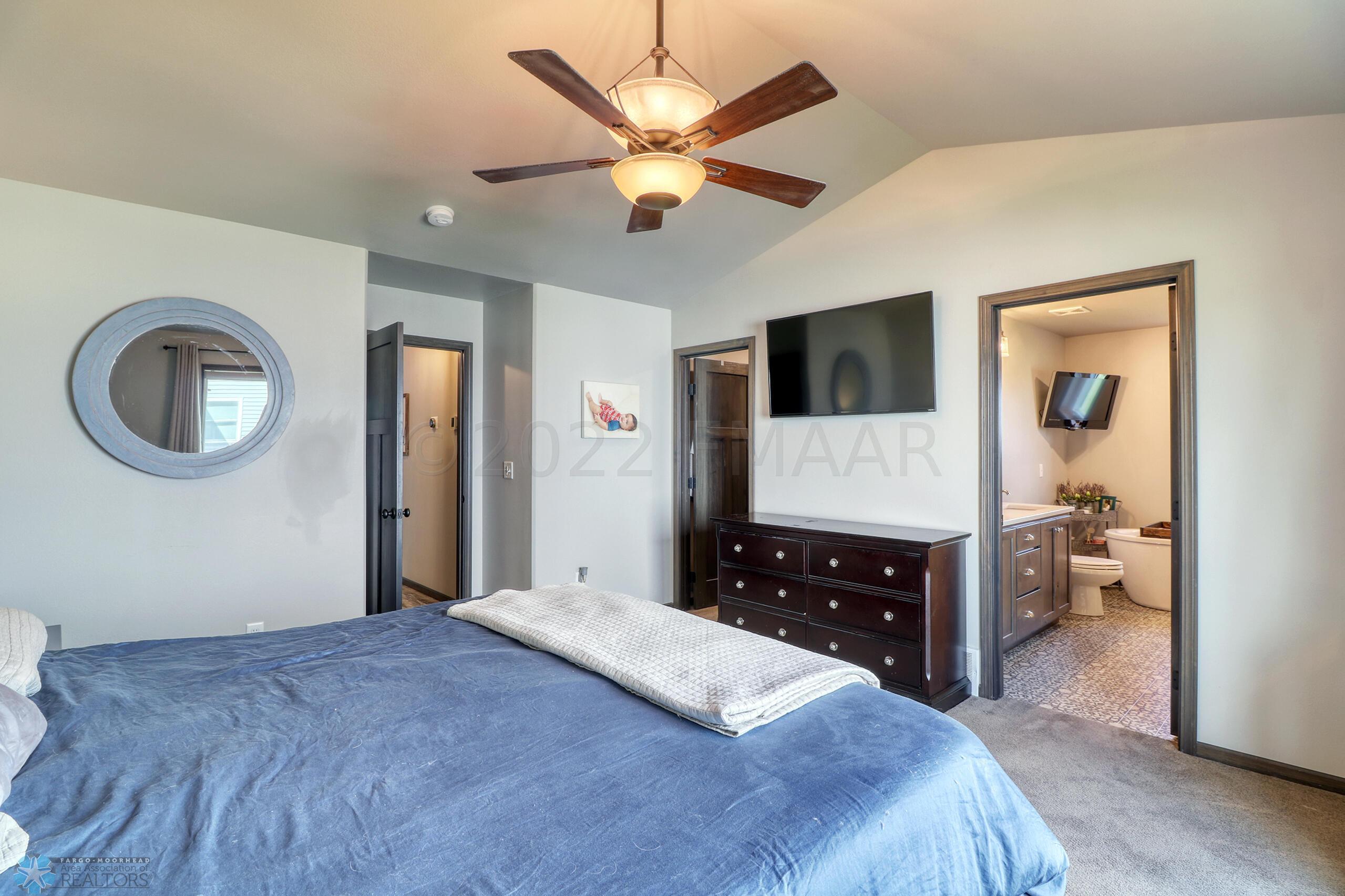 Master Bedroom1_2
